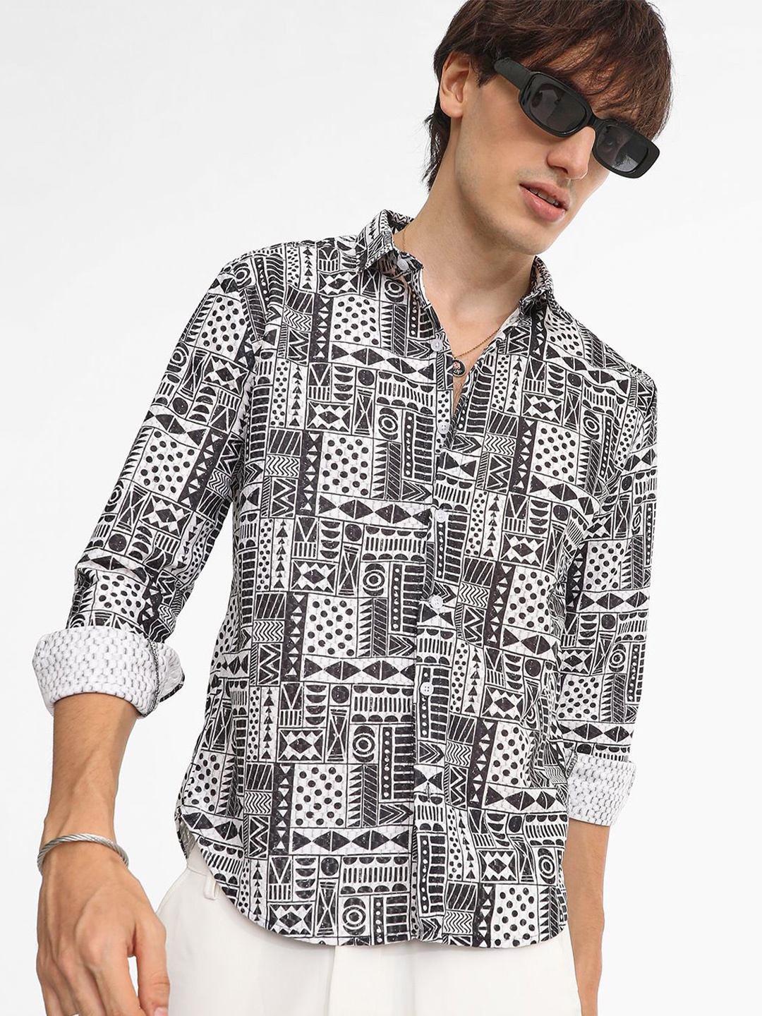 

Campus Sutra Men Comfort Spread Collar Tribal Print Printed Casual Shirt, Multi