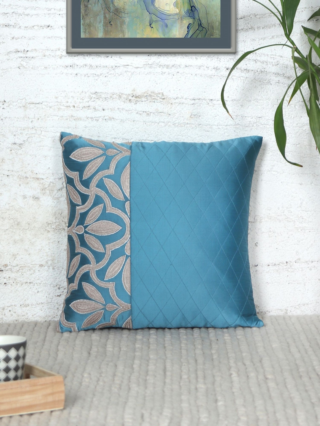 

ZEBA Blue & Cream-Coloured Ethnic Motifs Square Cushion Covers