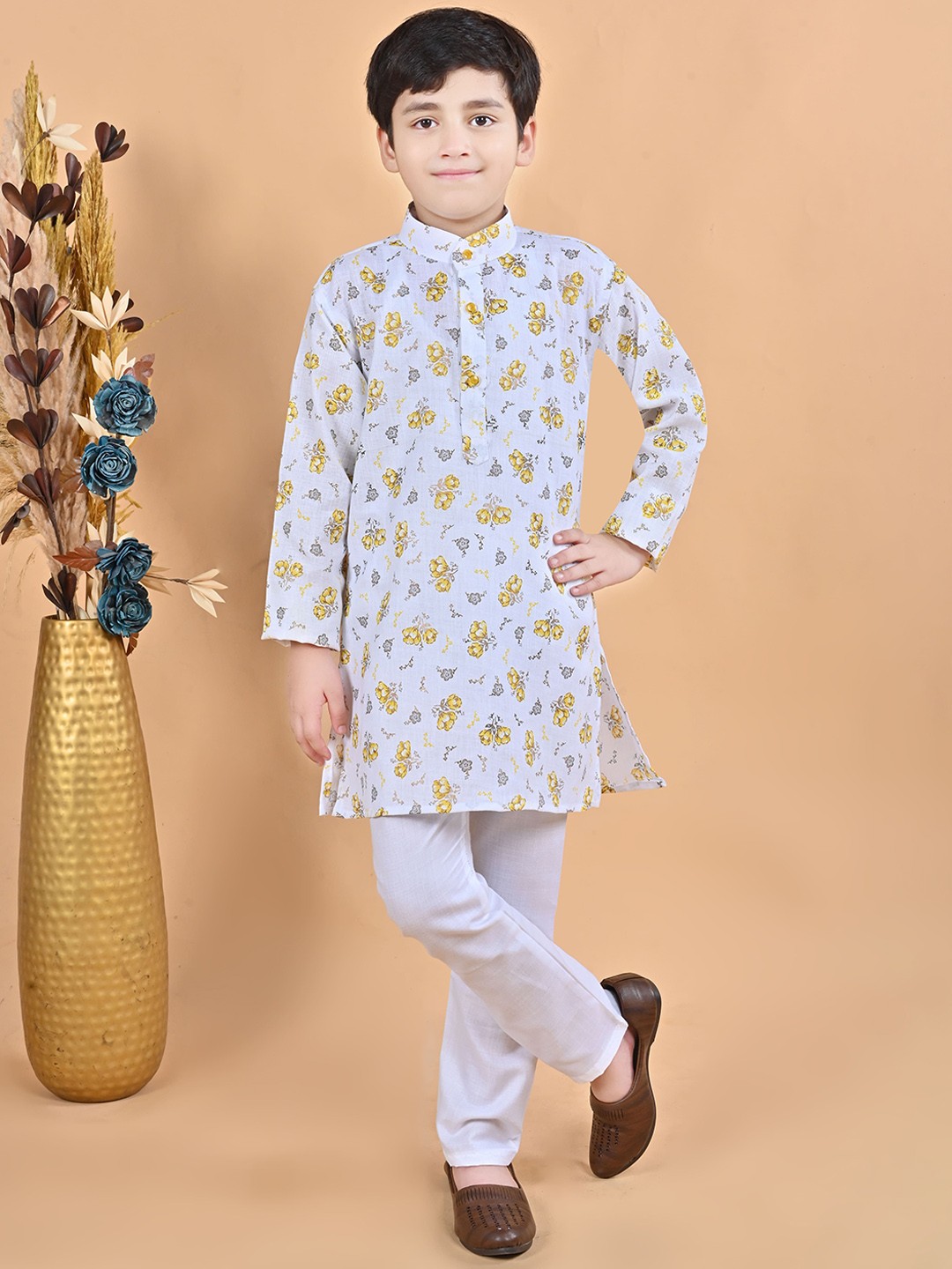 

BT DEZINES Boys Floral Printed Straight Kurta with Pyjamas, Blue