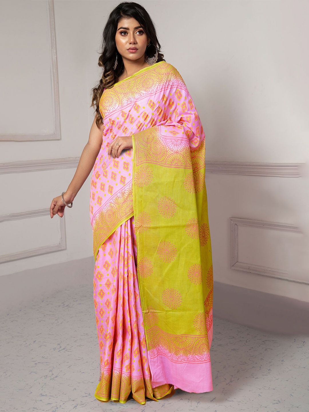 

Unnati Silks Ethnic Motifs Pure Cotton Handloom Block Print Saree, Pink