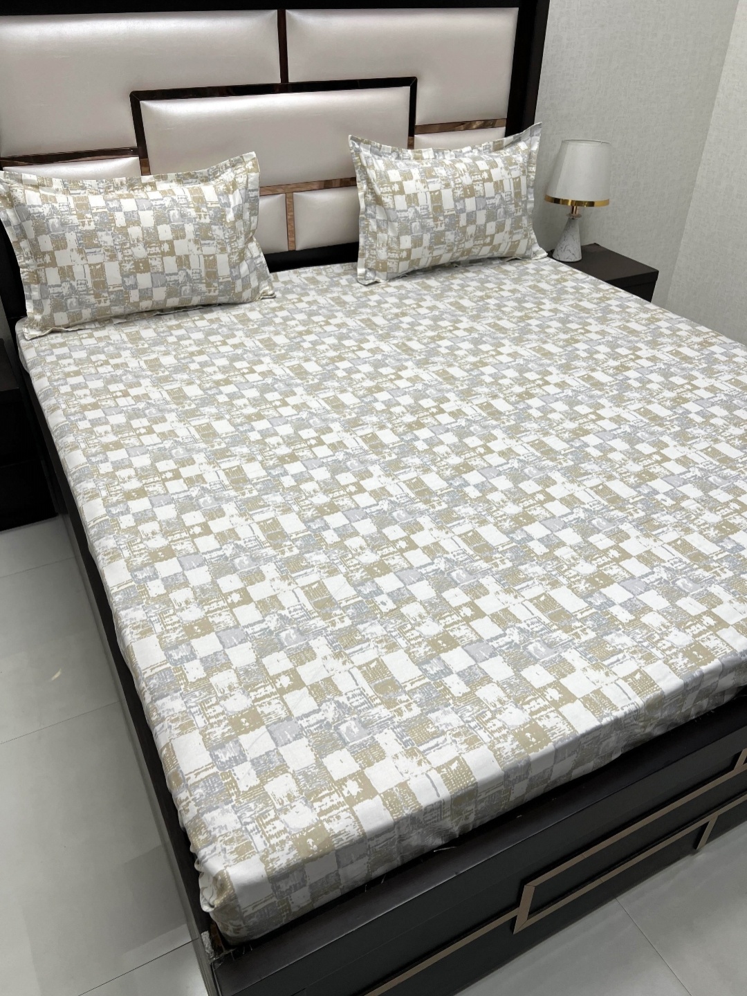 

Pure Decor Royal Passion Grey Printed 300 TC Cotton Queen Bedsheet with 2 Pillow Covers, White