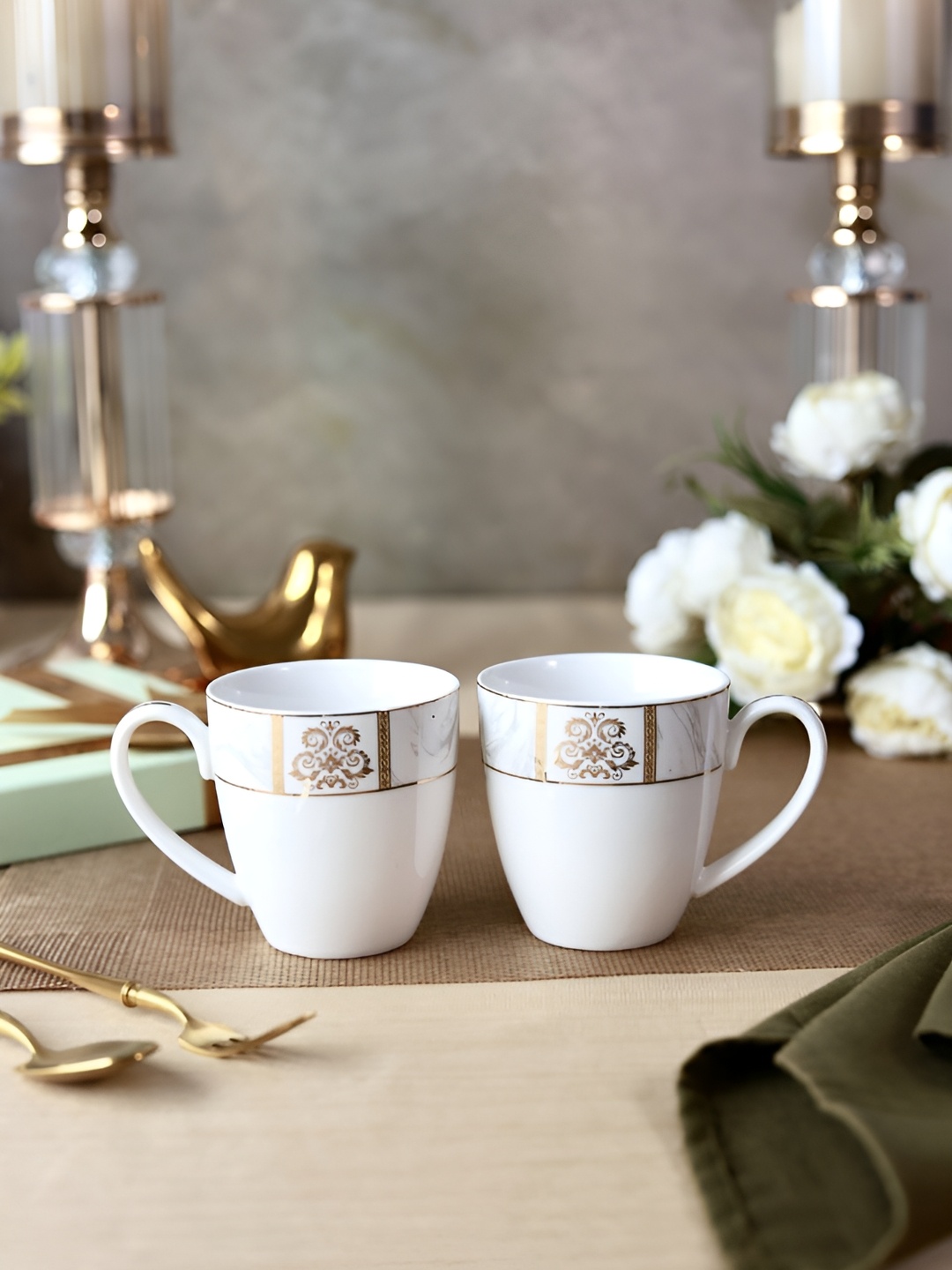 

vigneto Gold-Toned & White Textured Porcelain Glossy Mugs Set of Cups and Mugs