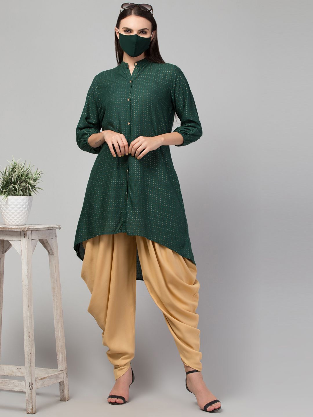 

MUSHKIYA Geometric Printed Mandarin Collar Tunic with Dhoti Pant, Green