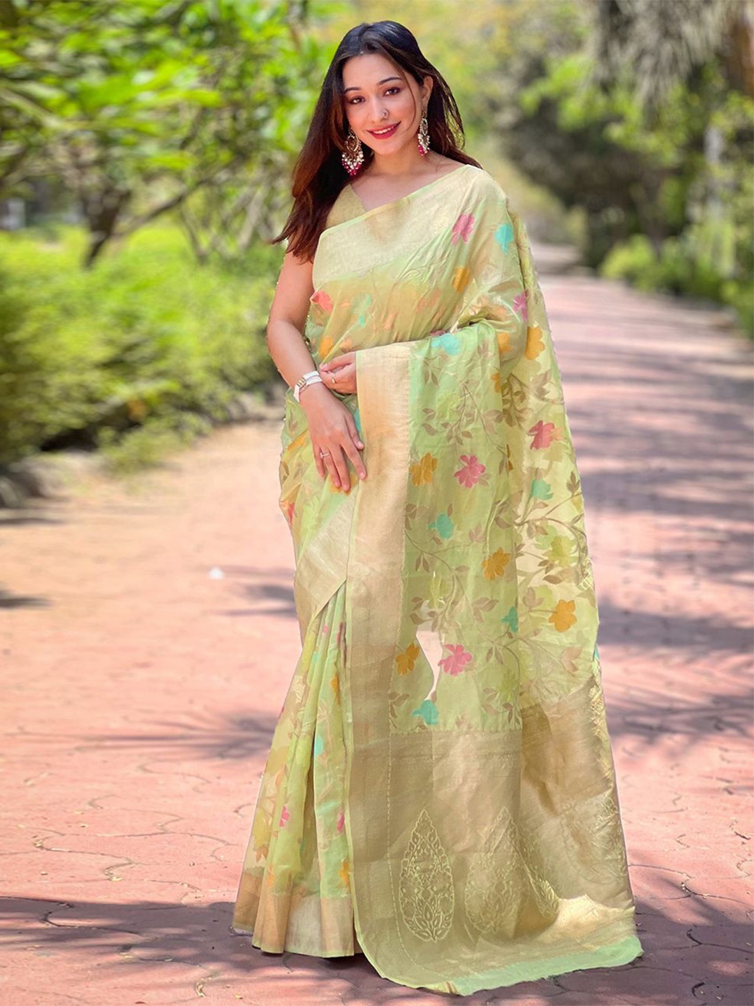 

SGF11 Woven Design Zari Art Silk Kanjeevaram Saree, Green
