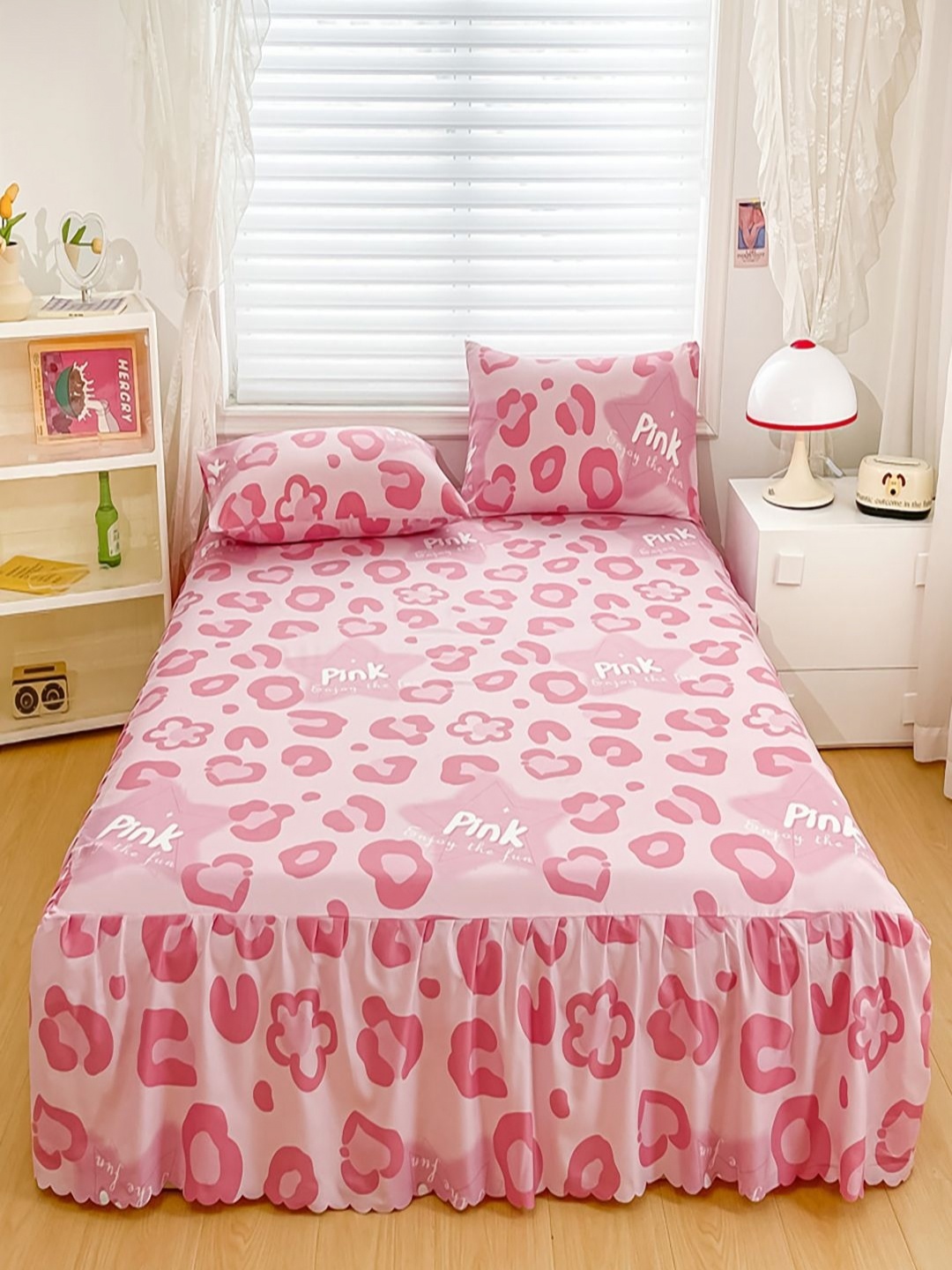 

JC HOME Pink & White Abstract Printed 150 TC Fitted Queen Bedsheet with 2 Pillow Covers