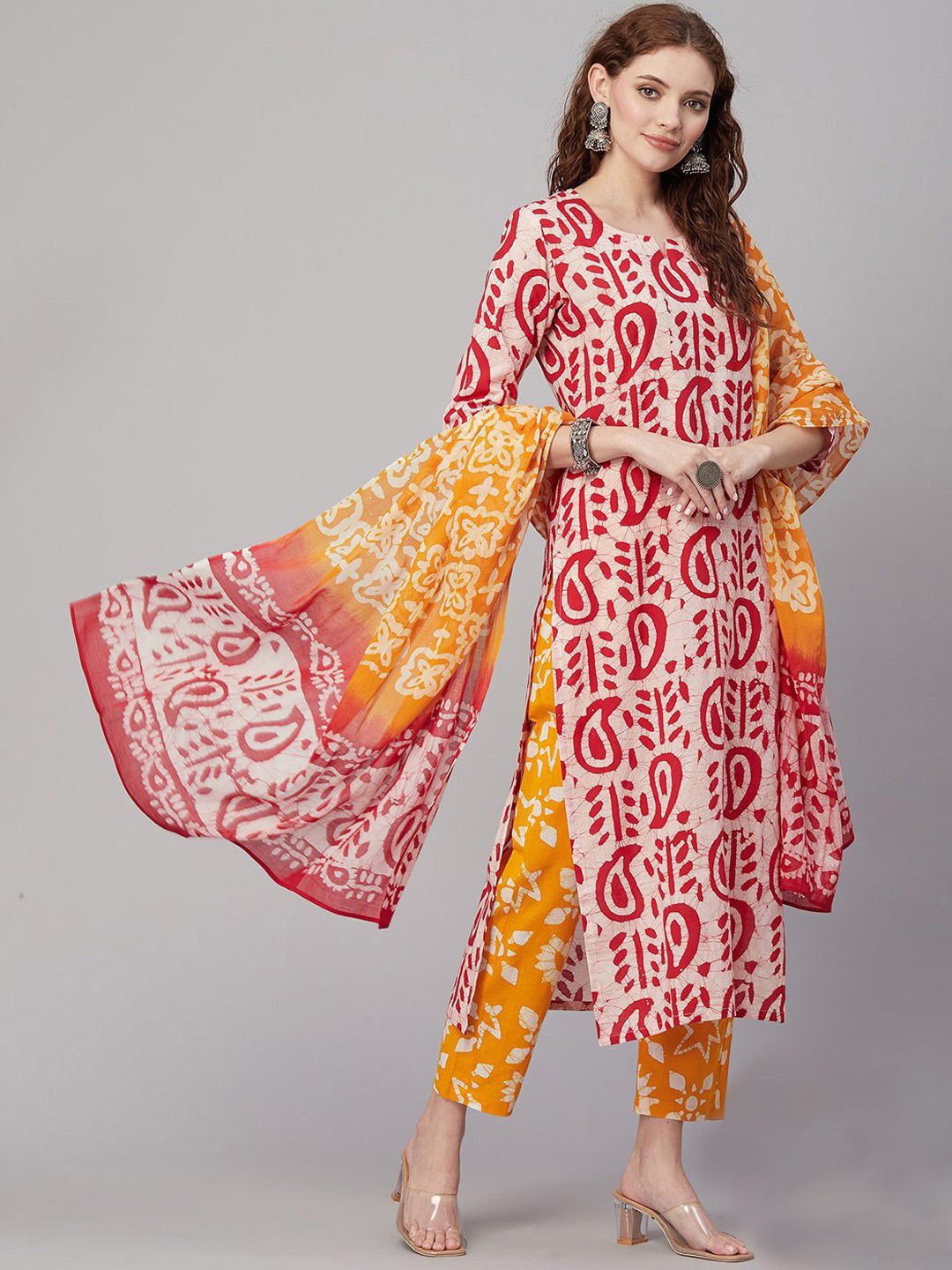 

Anni Designer Paisley Printed Regular Straight Kurta with Trousers & Dupatta, Pink