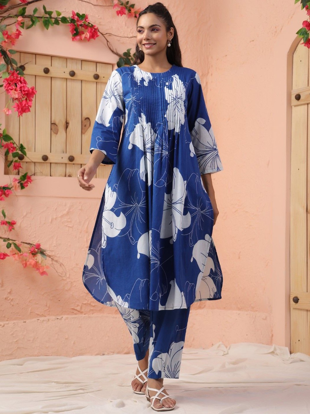 

AUTUMN LANE Floral Printed Pure Cotton A-Line Kurta With Palazzos, Blue