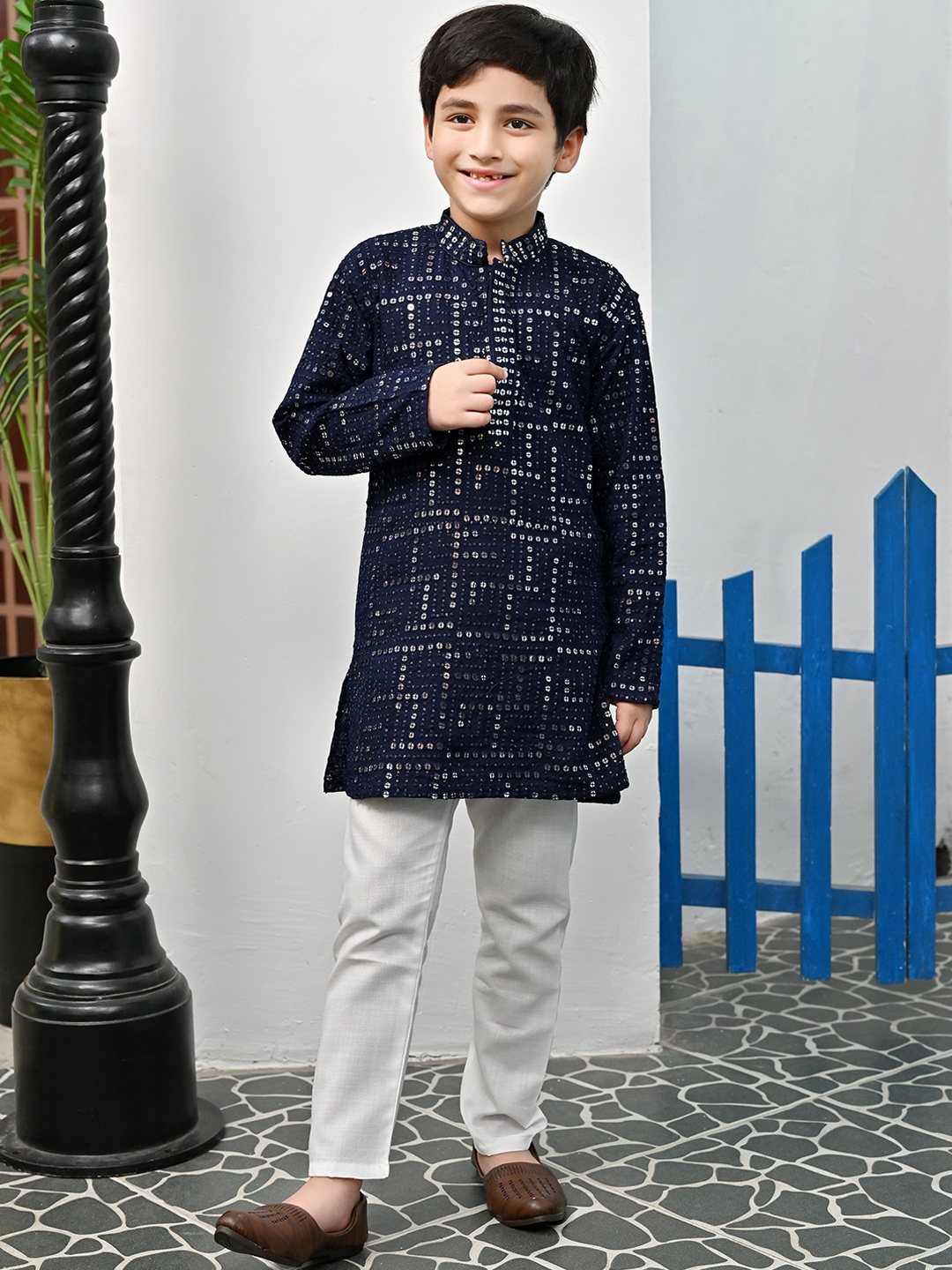 

BT DEZINES Boys Embroidered Straight Sequinned Kurta with Pyjamas, Navy blue