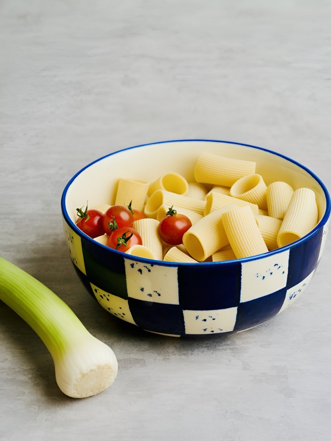 

BlackCarrot Blue & White Glossy Dishwasher and Microwave Safe Ceramic Serving Bowl