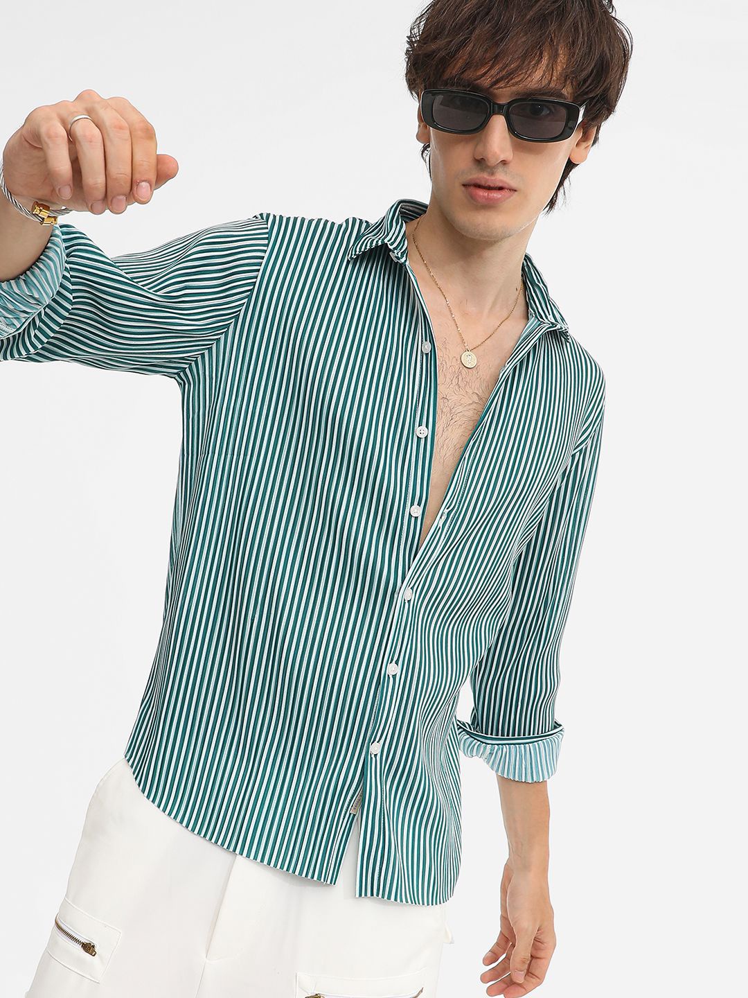 

Campus Sutra Men Comfort Spread Collar Striped Casual Shirt, Green