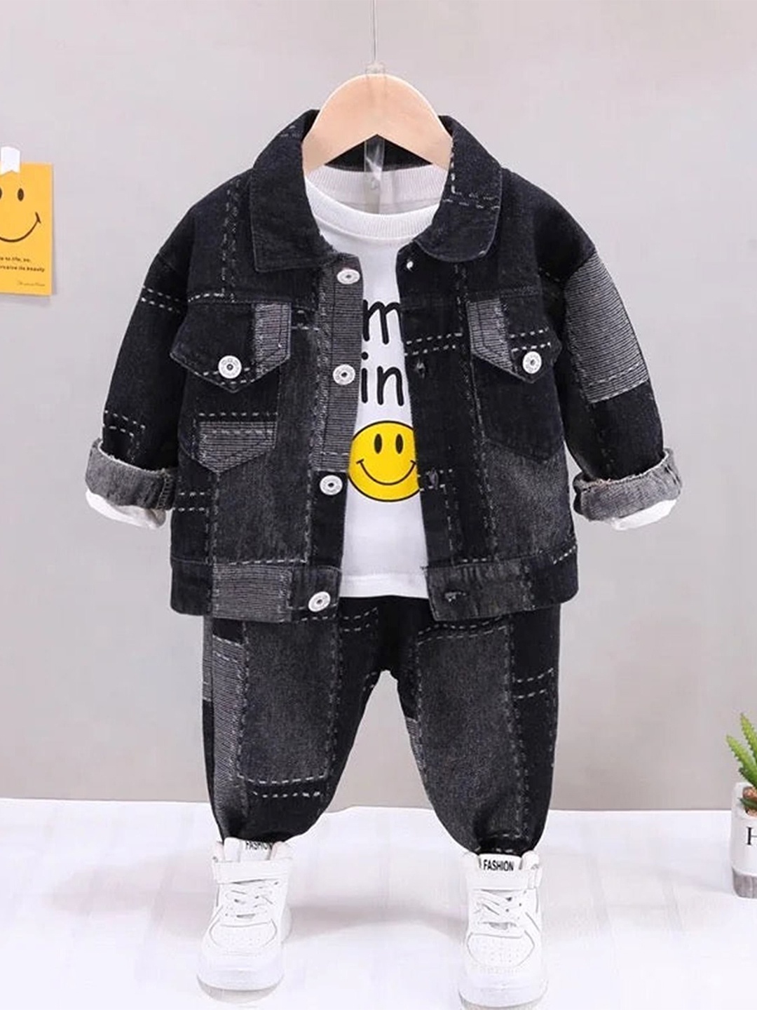 

TrendyKid Boys Printed T-shirt with Trouser & Jacket, Black