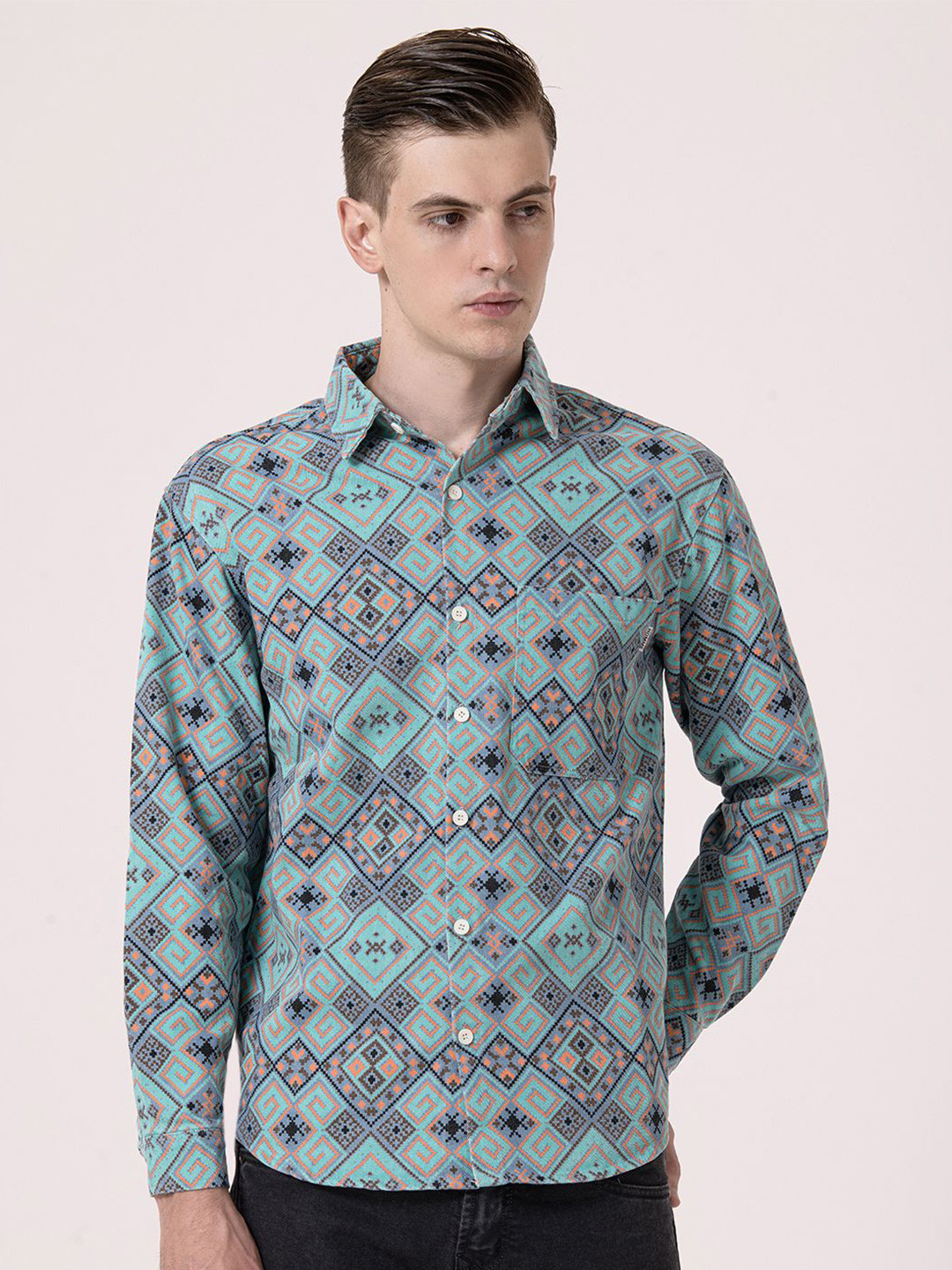 

Albion By CnM Men Spread Collar Geometric Printed Cotton Casual Shirt, Green