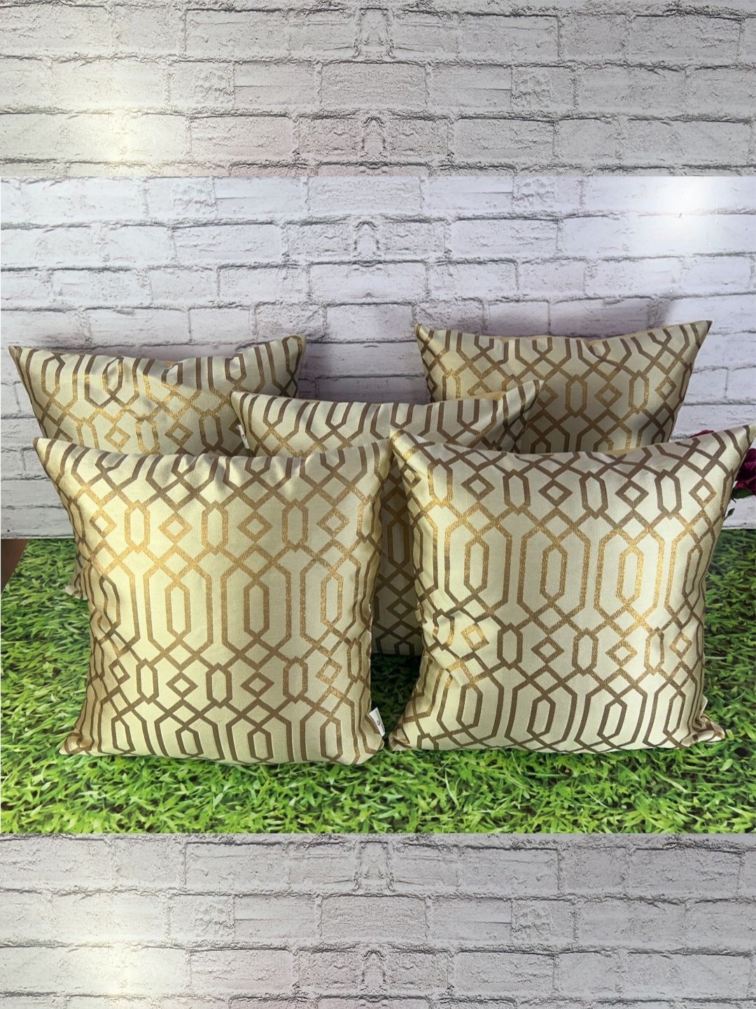 

Pink Parrot Gold-Toned & Beige 5 Pieces Geometric Printed Square Cushion Covers