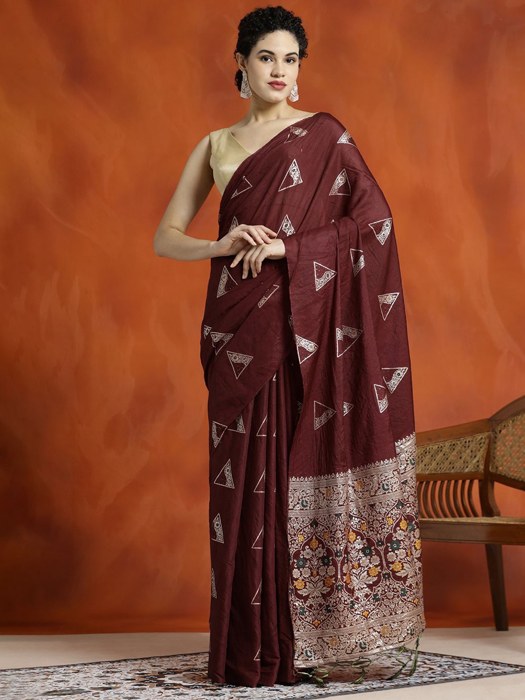 

Jaipur Kurti Silk Blend Banarasi Zari Woven Saree, Maroon