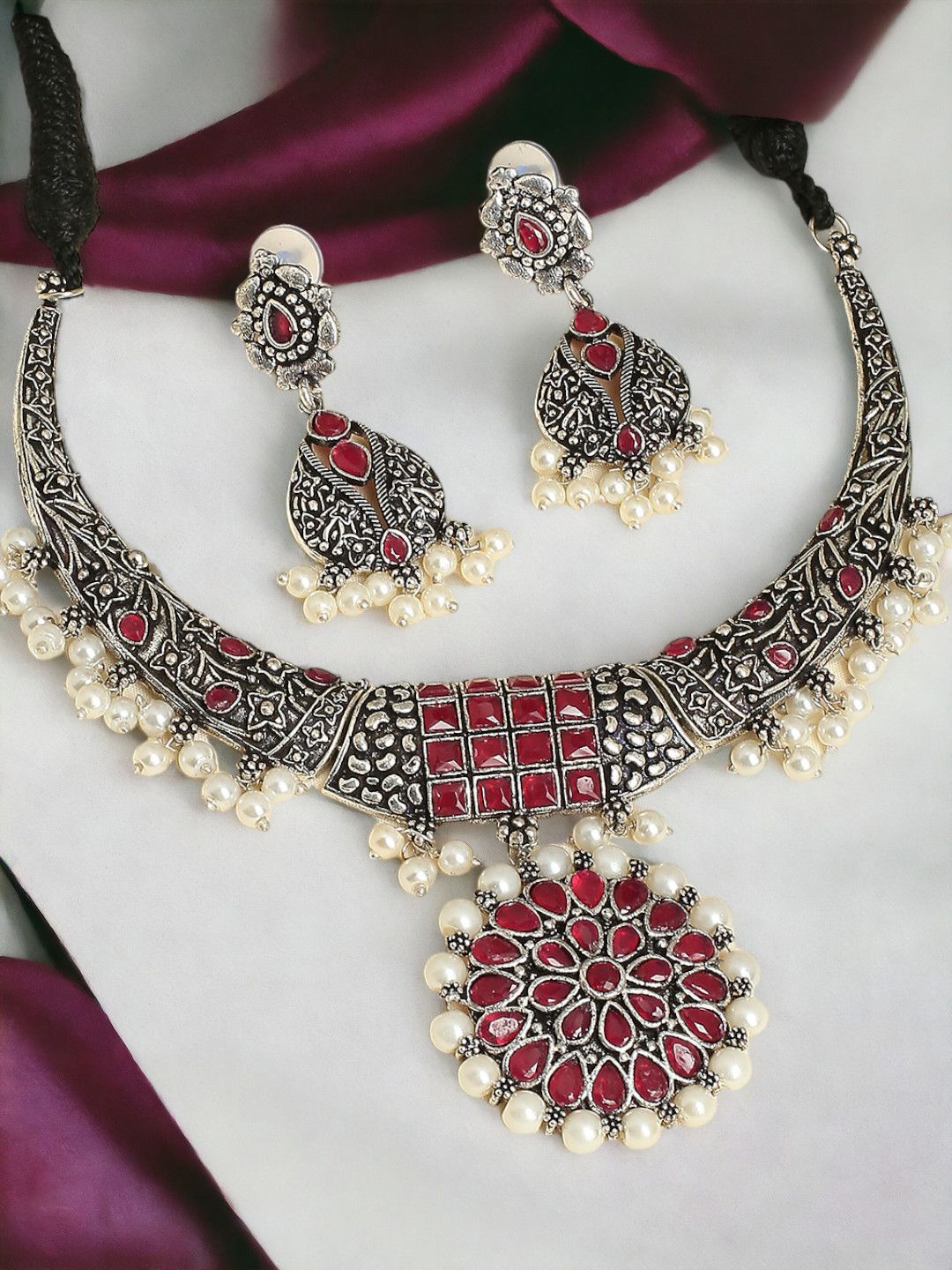 

Sangria Stone Studded & Beaded Jewellery Set, Silver