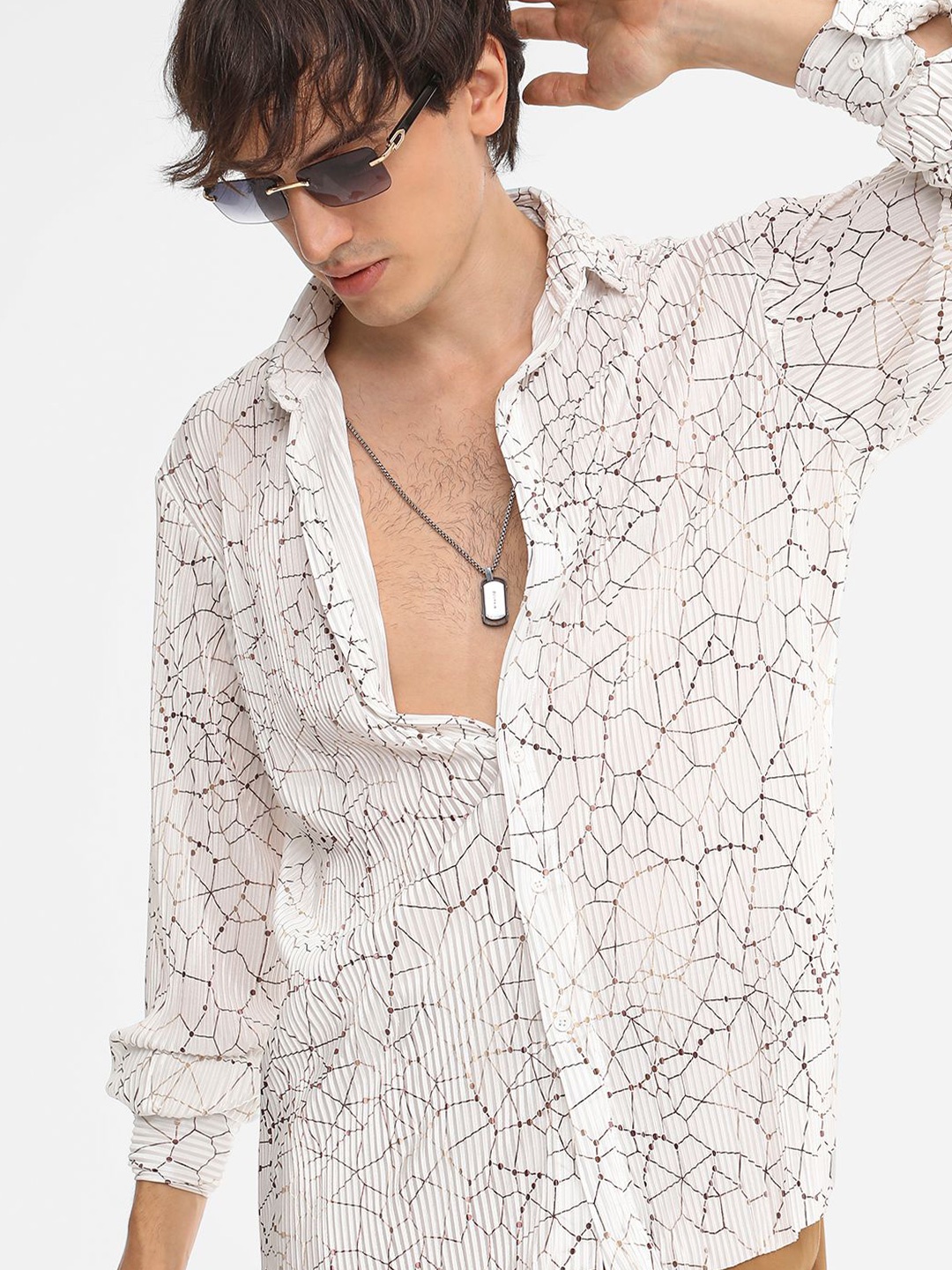 

Campus Sutra Men Comfort Spread Collar Abstract Printed Oversized Casual Shirt, White