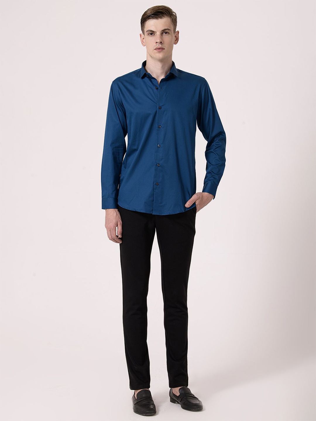 

Albion By CnM Men Spread Collar Solid Casual Shirt, Blue