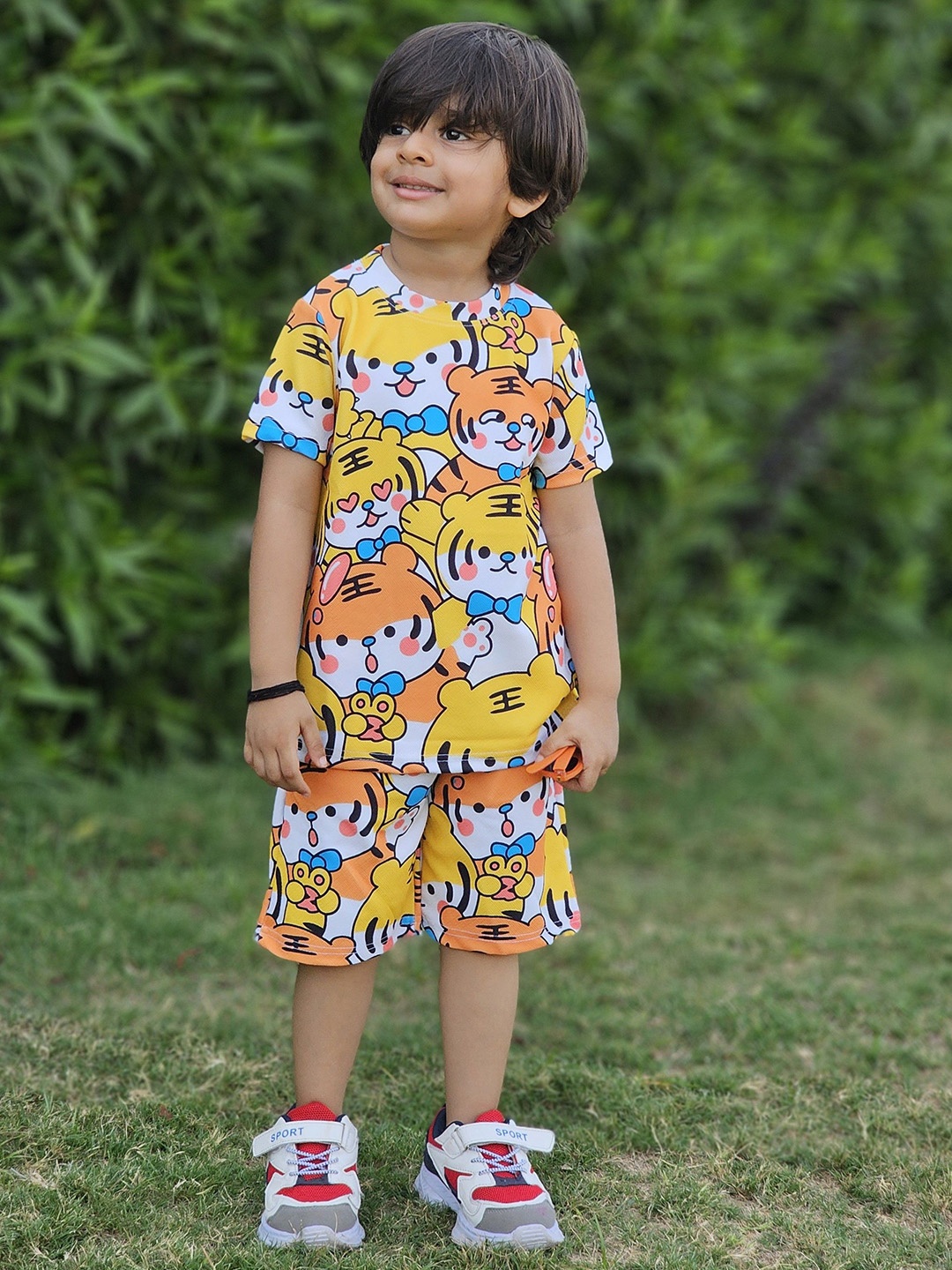 

Emblica Boys Printed Round Neck T-shirt with Shorts, Yellow