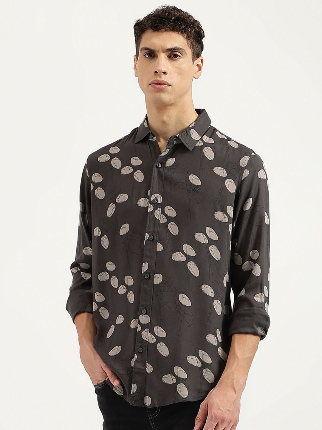 

United Colors of Benetton Men Classic Floral Printed Slim Fit Casual Shirt, Grey