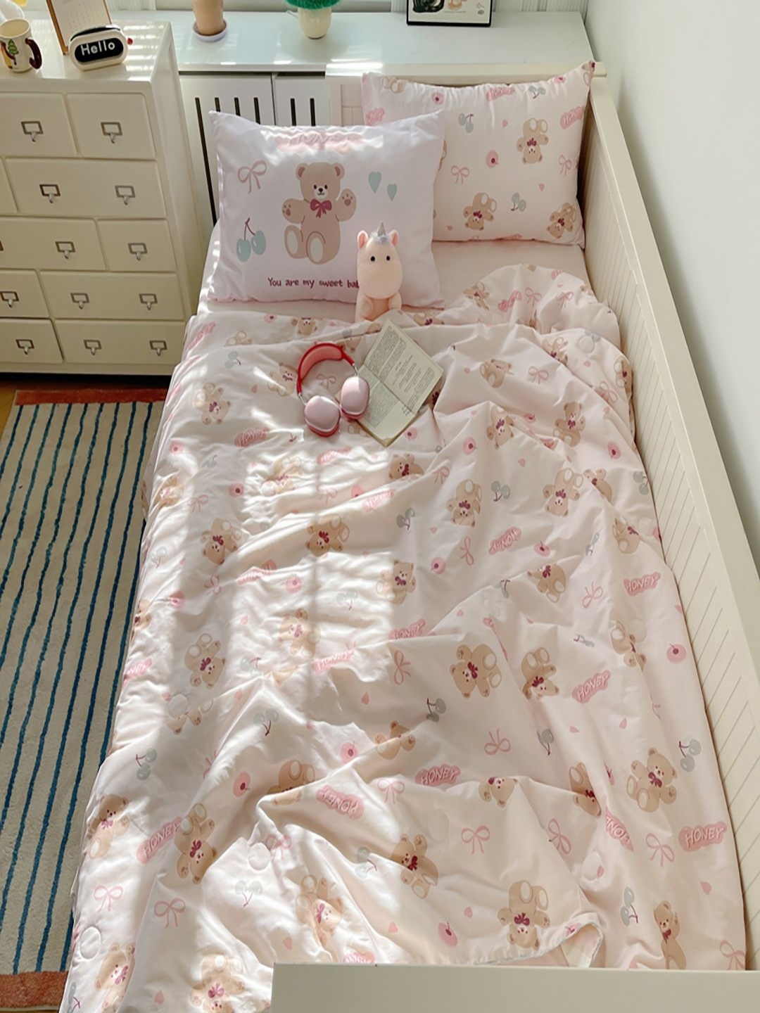 

JC HOME Pink & White Geometric Polycotton 3 Piece Single Regular Bedding Set