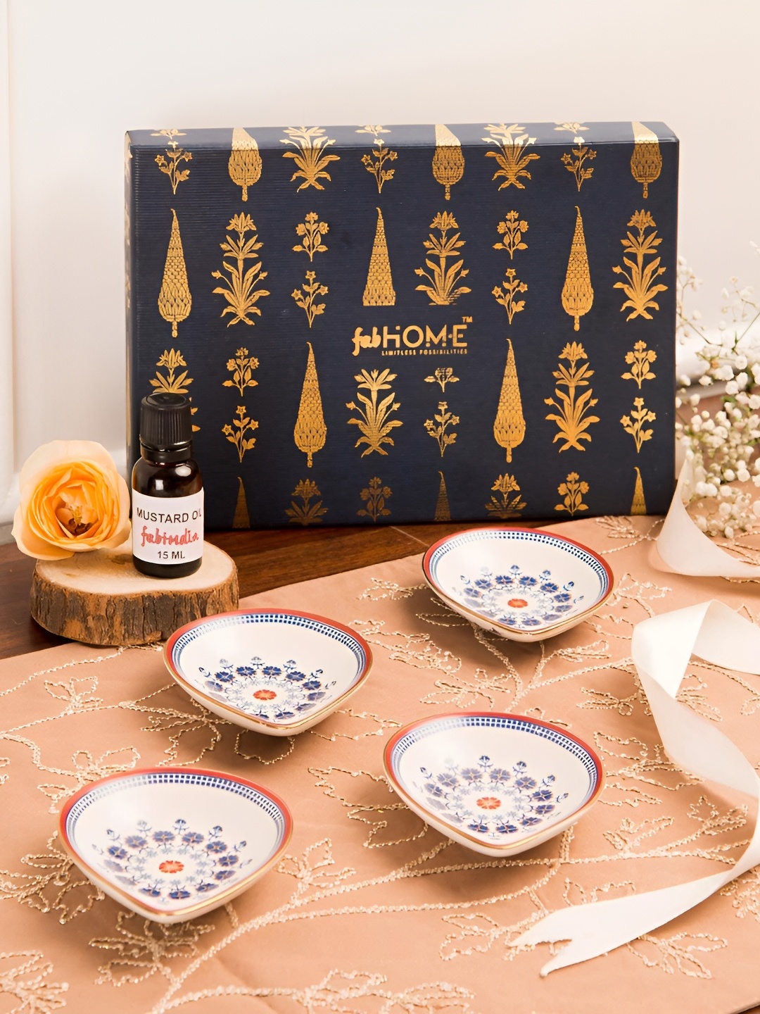 

Fabindia White & Blue Printed Diya Gift Set