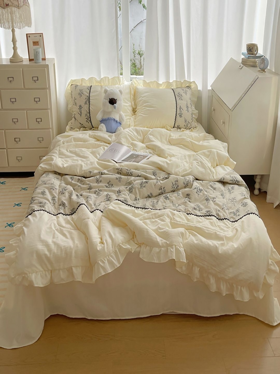 

JC HOME White & Blue 3 Pieces Floral Single Regular Bedding Set