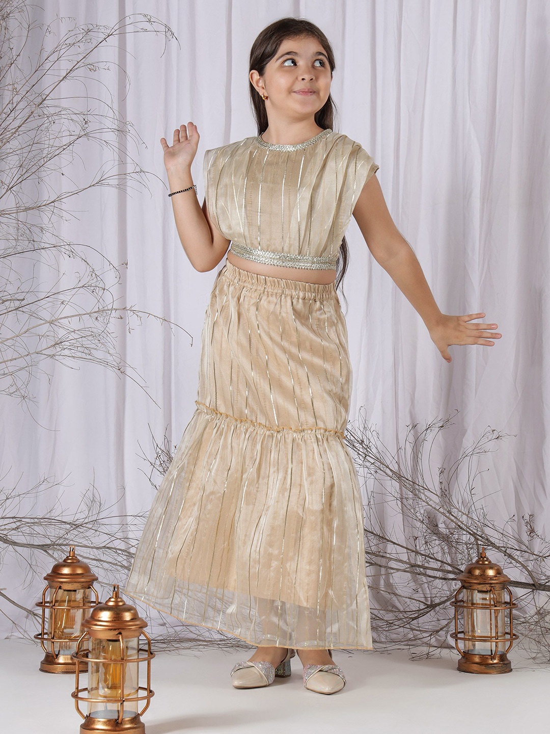 

NEUDIS Girls Woven Design Gotta Patti Sleeveless Organza Ready to Wear Lehenga & Choli, Beige