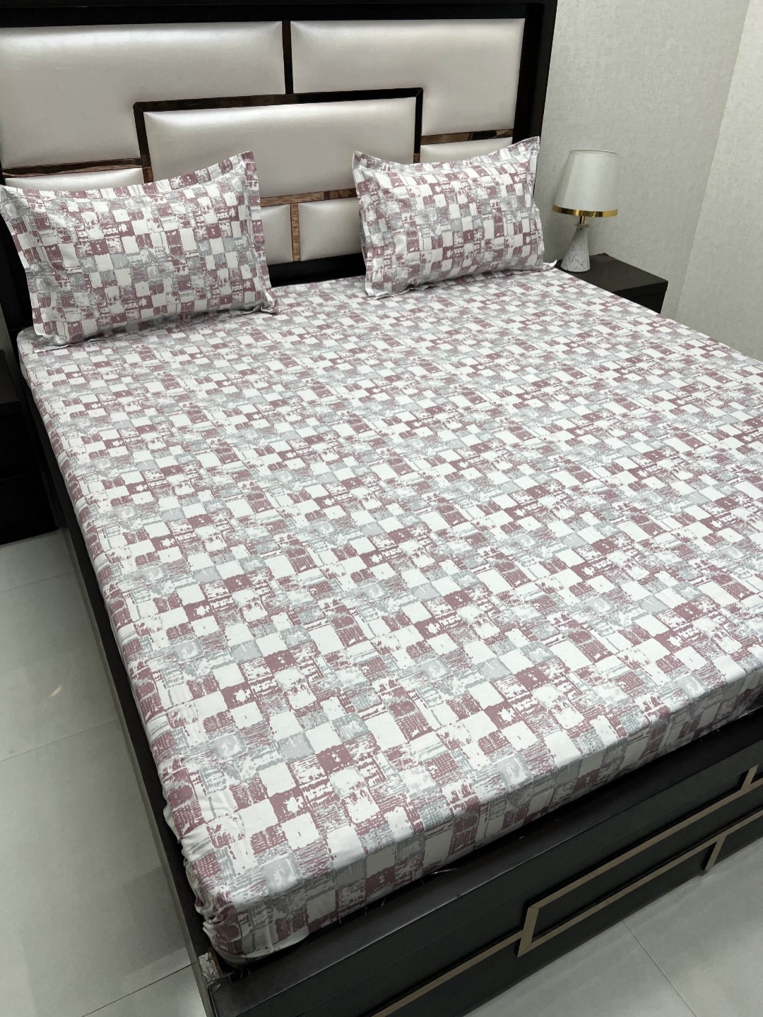 

Pure Decor Maroon Abstract Printed Pure Cotton 300 TC Queen Bedsheet & 2 Pillow Covers