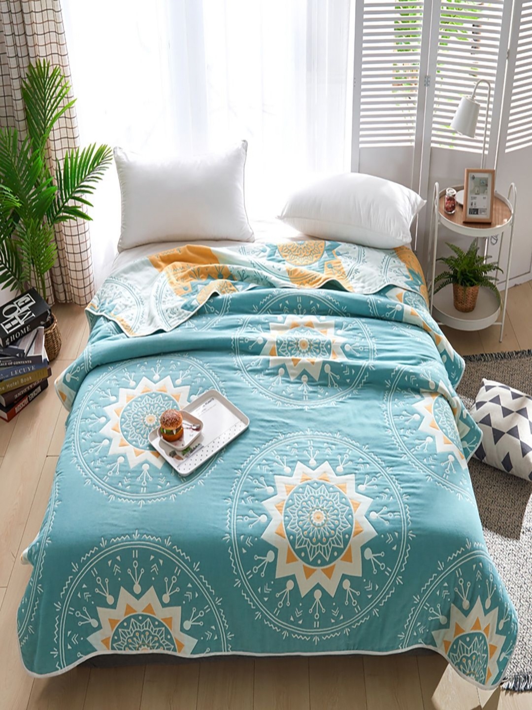 

JC HOME Blue & White Ethnic Motifs AC Room 400 GSM Single Bed Quilt
