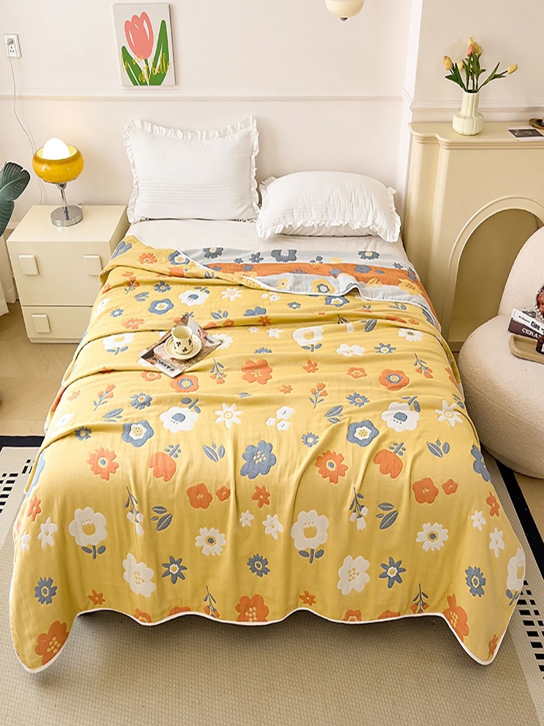 

JC HOME Yellow & White Floral AC Room 350 GSM Single Bed Quilt