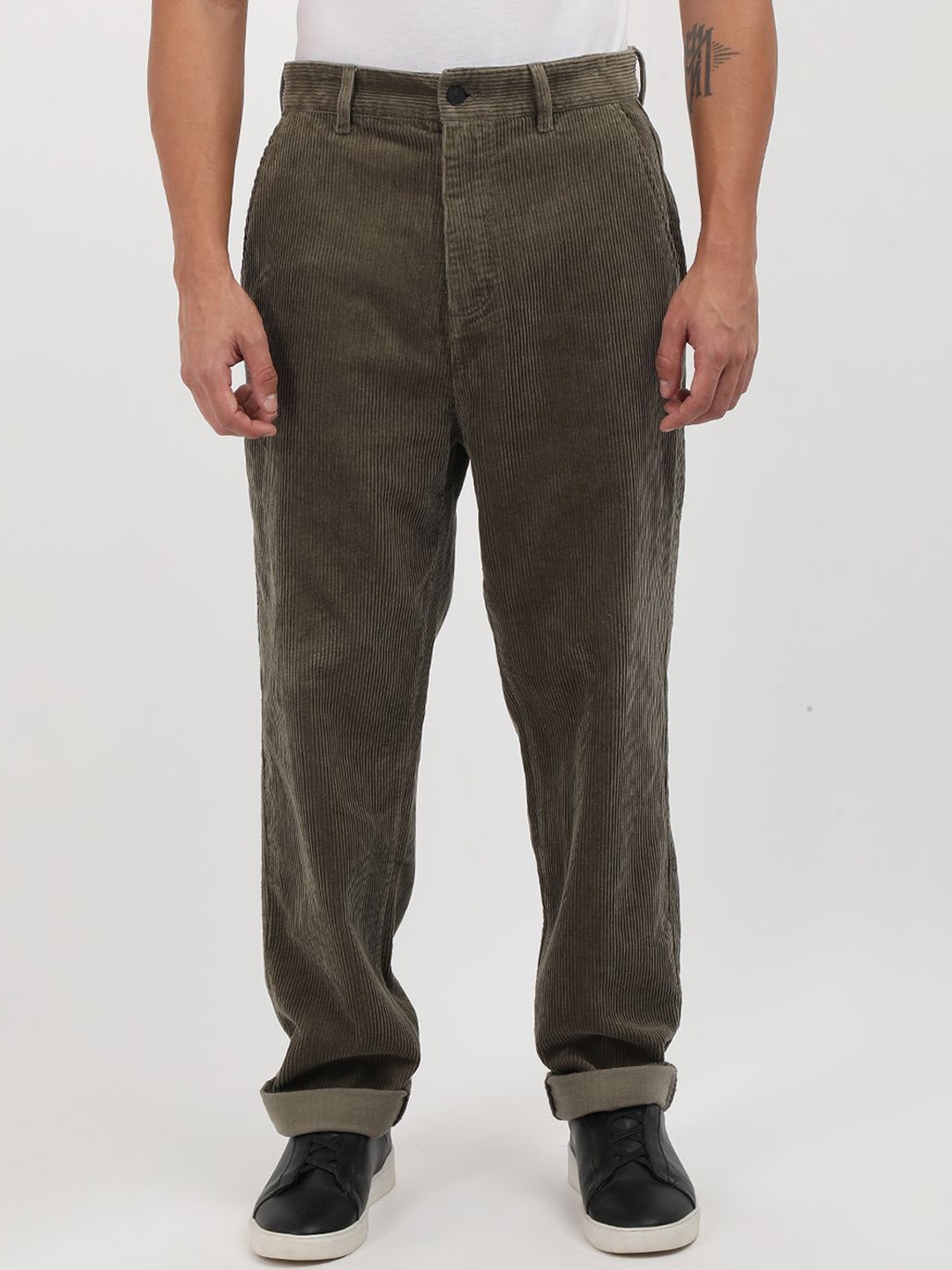 

Calvin Klein Jeans Men Straight Fit Mid-Rise Corduroy Trousers, Brown