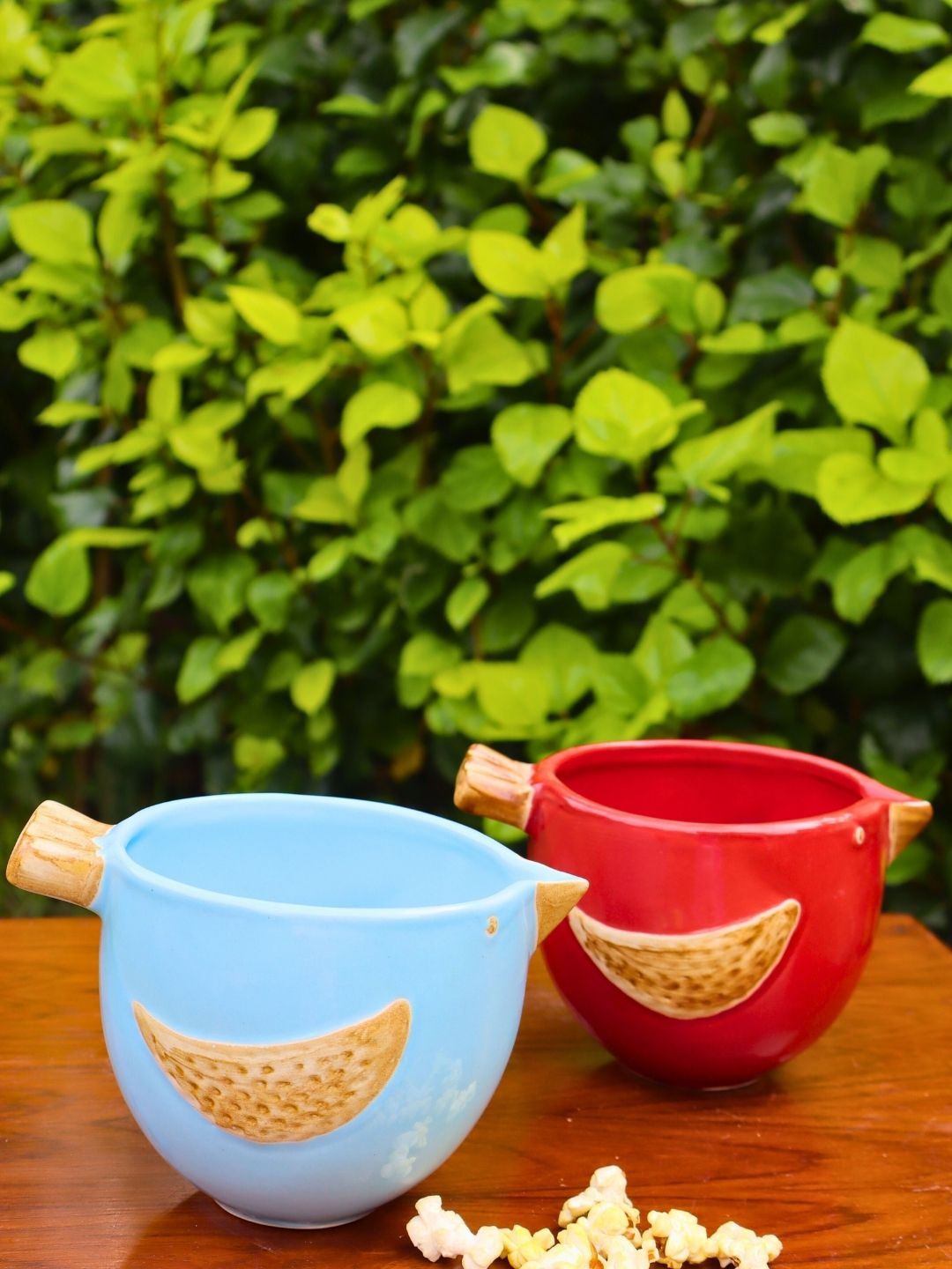 

WEAVING HOMES Blue & Red 2 Pieces Textured Ceramic Glossy Bowl