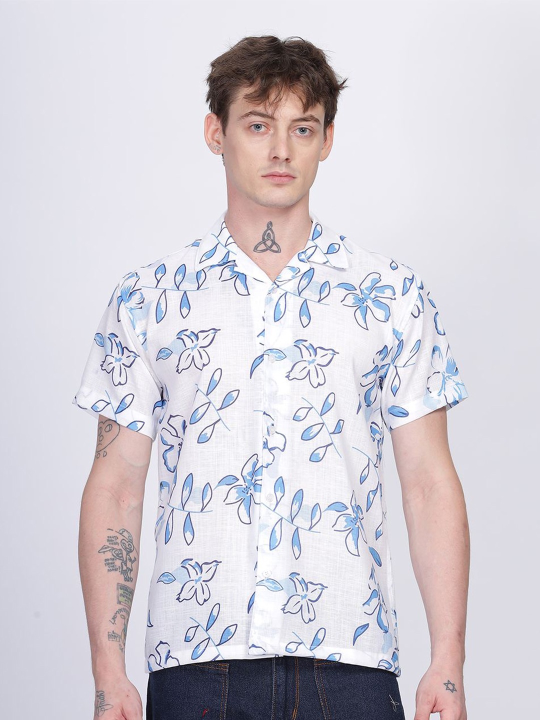 

Vestirio Men Relaxed Conversational Printed Casual Shirt, White