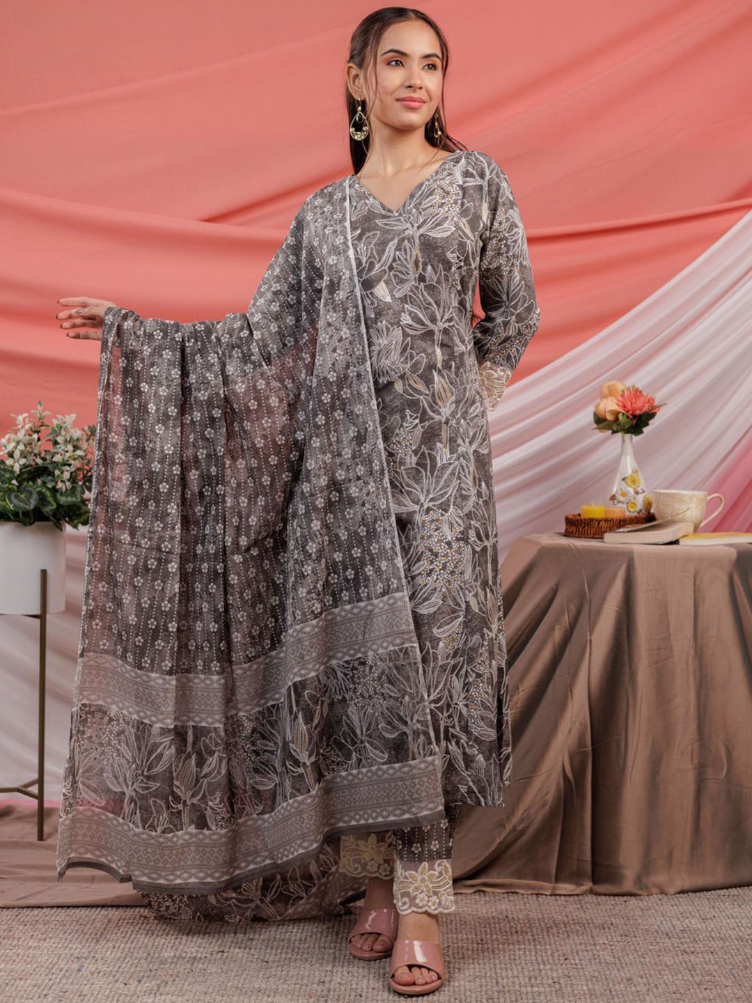 

Yufta Grey Floral Printed V-Neck Pure Cotton Kurta with Trousers & Dupatta