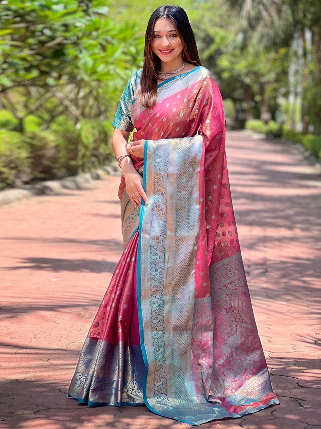 

SGF11 Woven Design Zari Kanjeevaram Saree, Pink