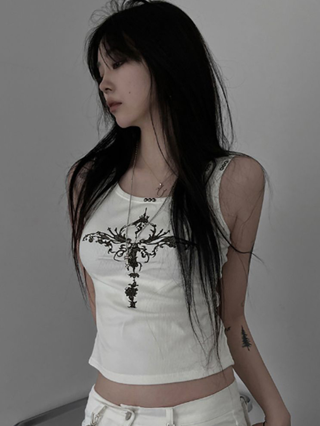 

StyleCast x Revolte Women Graphic Printed Shoulder Straps Top, White