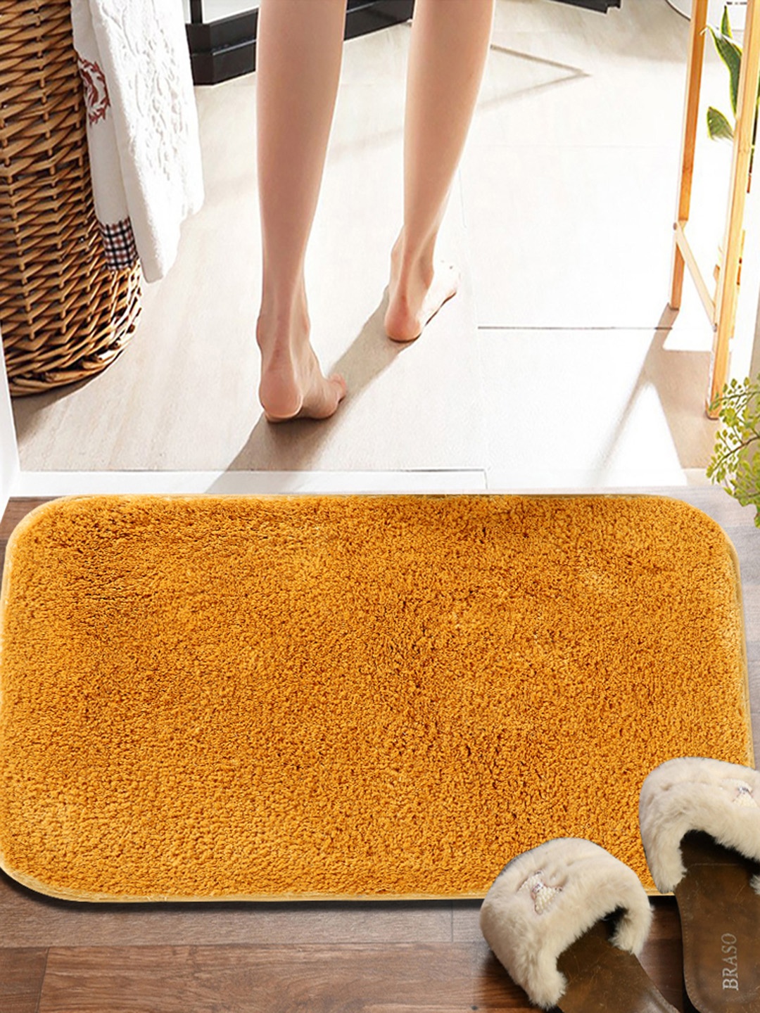 

Pano Celebrity Gold Toned Textured 2400 GSM Anti-Slip Bath Rug