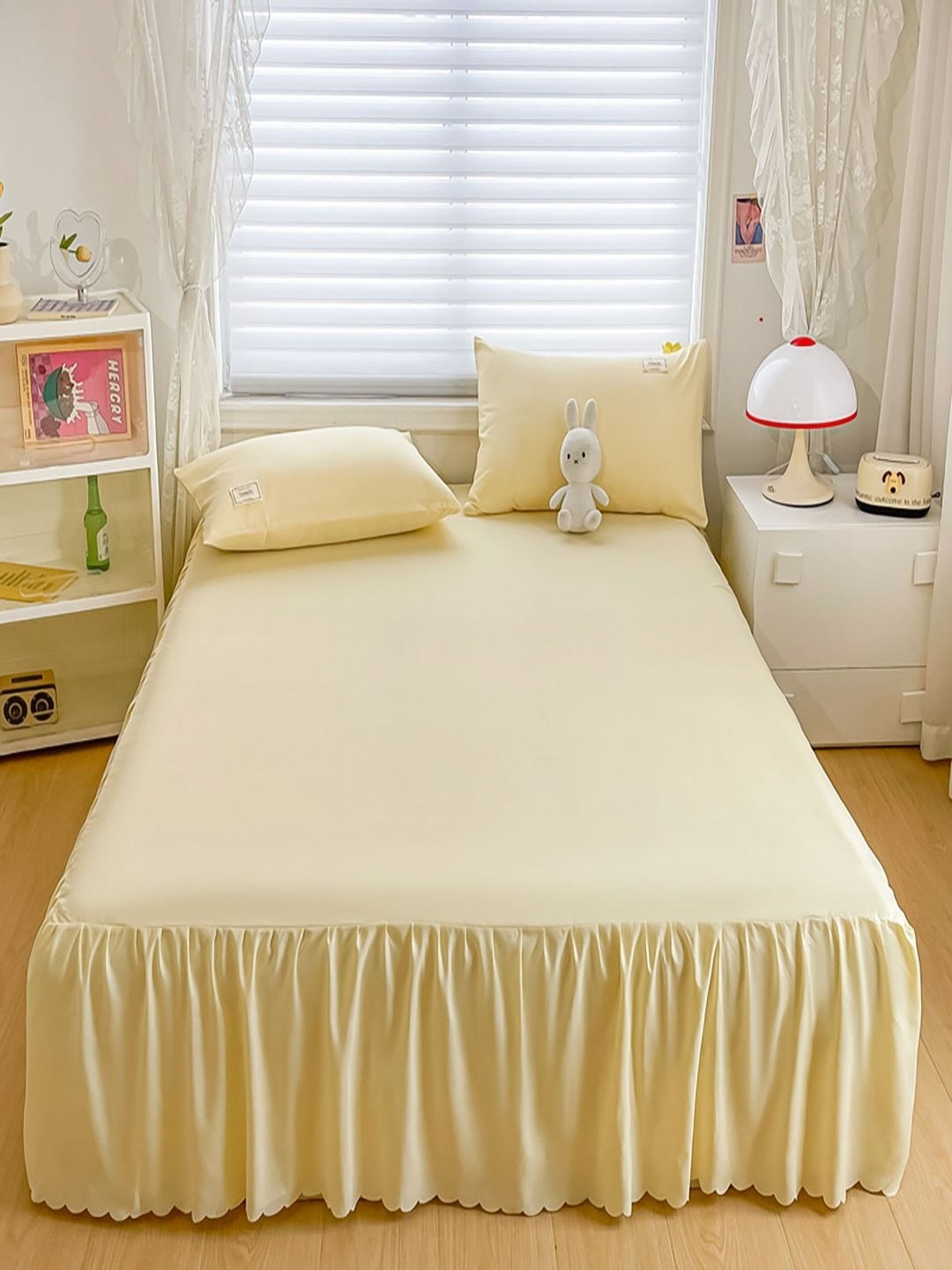

JC HOME Yellow 150 TC Fitted Double Queen Bedsheet with 2 Pillow Covers
