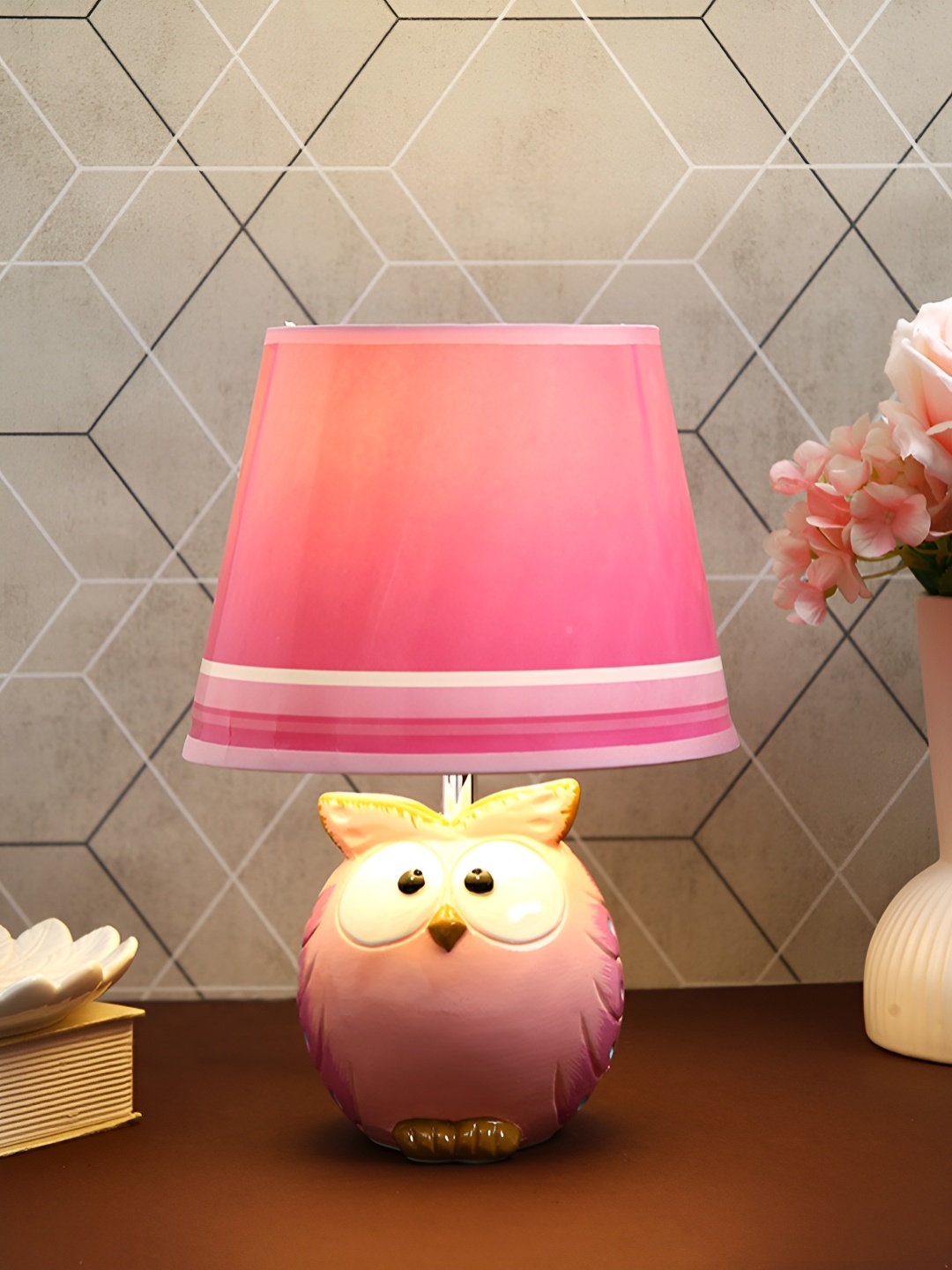 

TAYHAA Pink and White Ceramic Contemporary Frustum Shaped Table Lamp