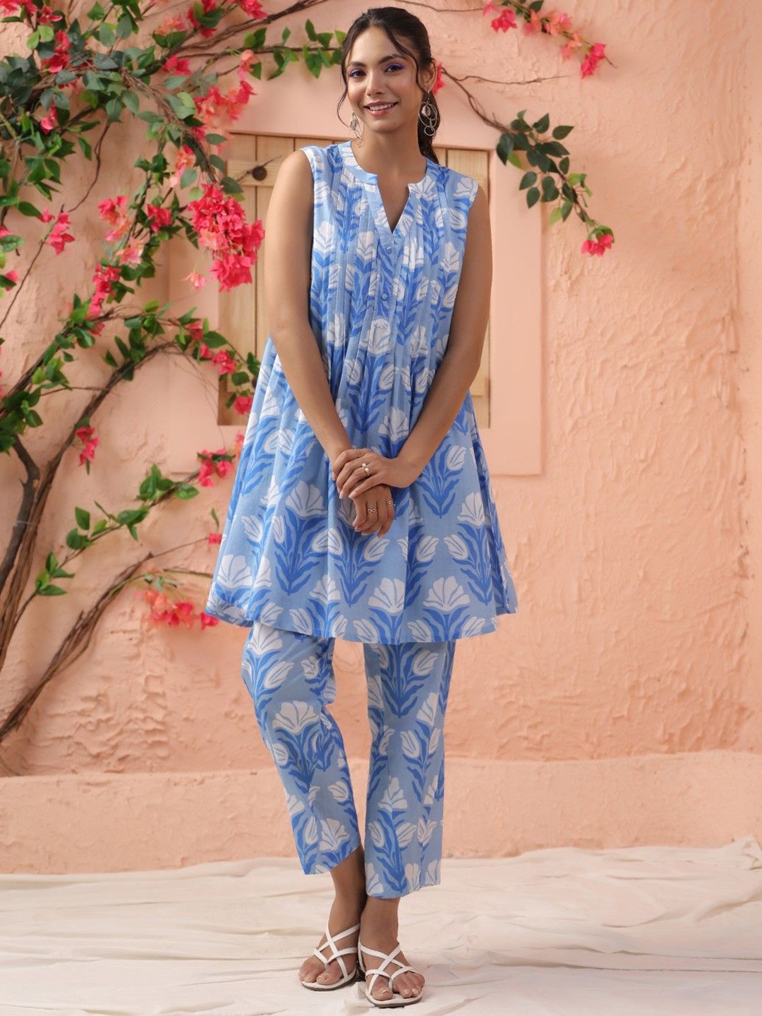 

AUTUMN LANE Floral Printed Pure Cotton A-Line Kurti With Palazzos, Blue