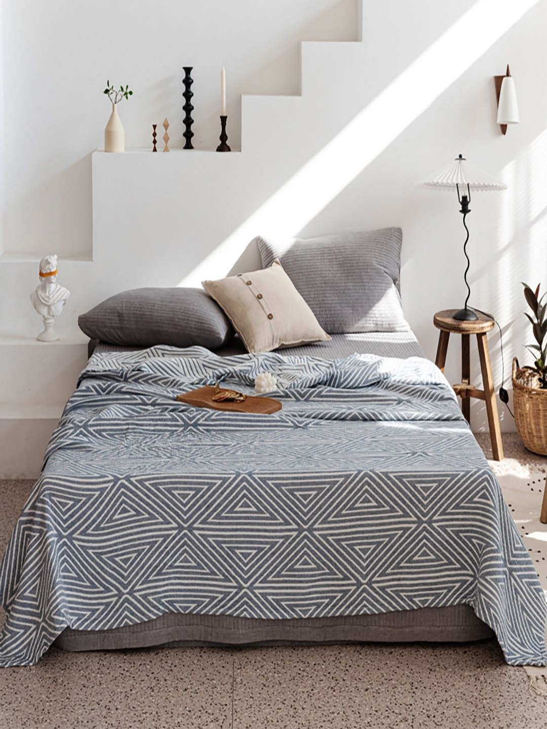 

JC HOME Blue & White Geometric Printed Pure Cotton AC Room 350 GSM Double Bed Quilt