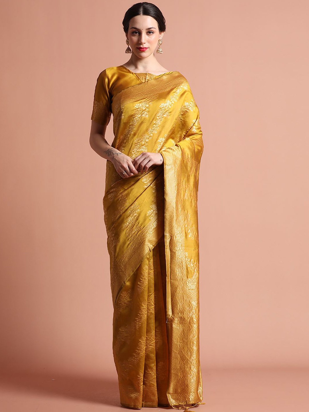 

Jaipur Kurti Heavy Banarasi Zari Woven Silk Blend Saree, Mustard