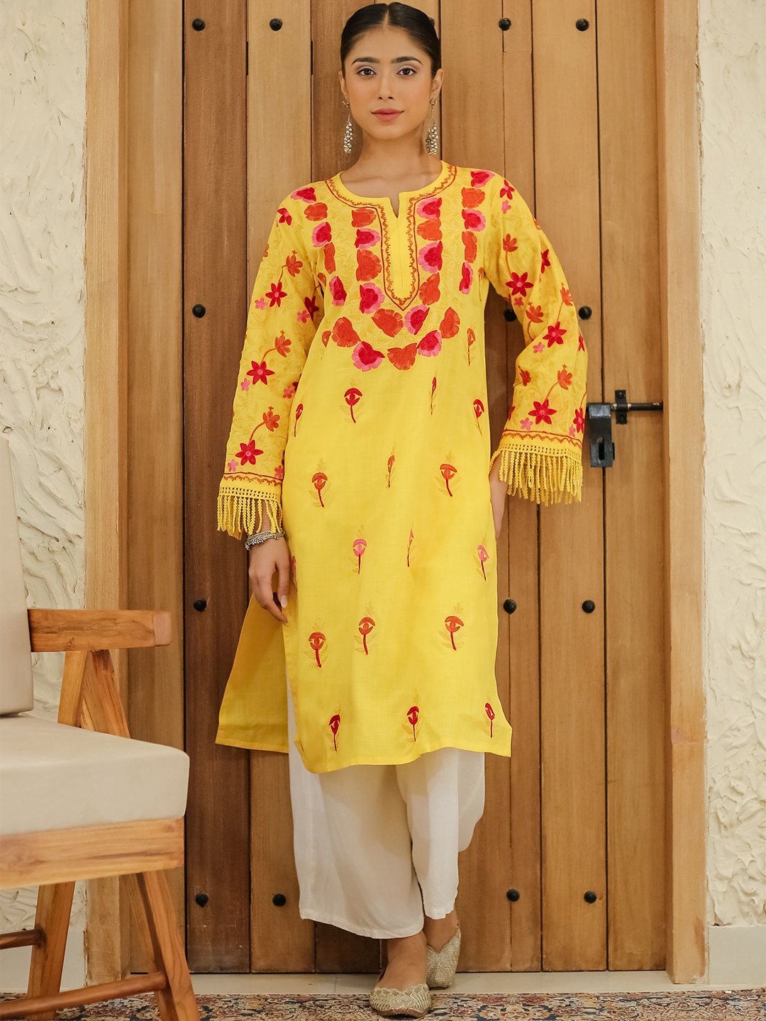 

HOUSE OF KARI Falak Kashmiri Embroidered Flared Sleeves Thread Work Cotton Straight Kurta, Yellow