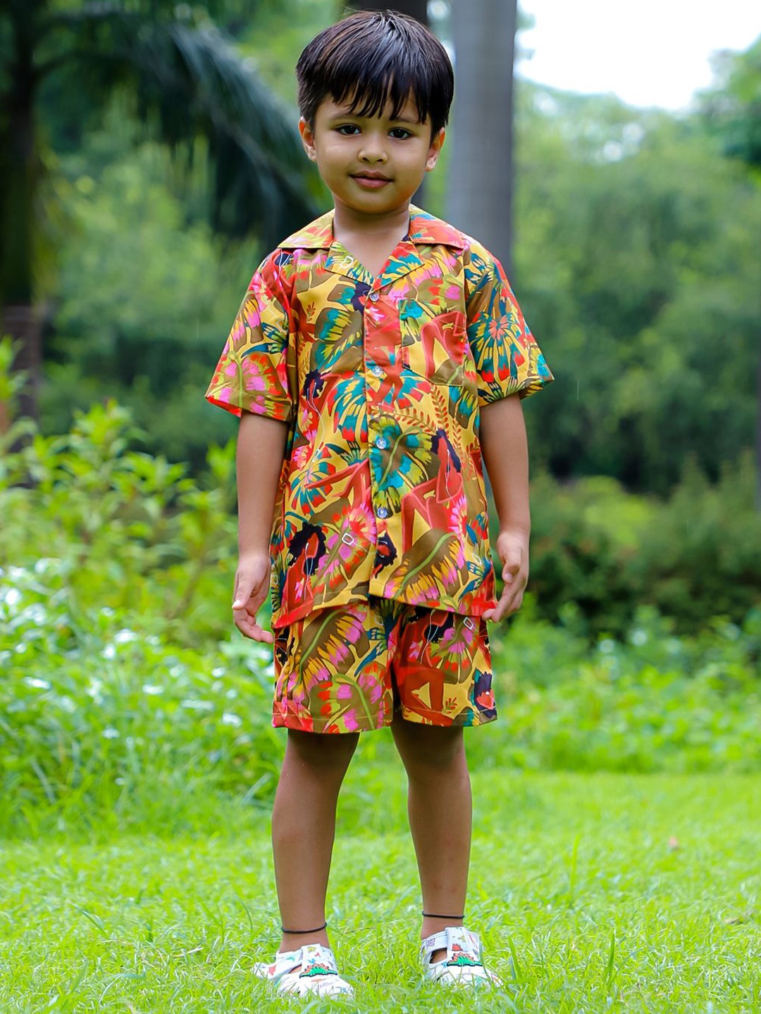 

Stuffie Land Boys Printed Pure Cotton Shirt With Shorts Clothing Set, Yellow