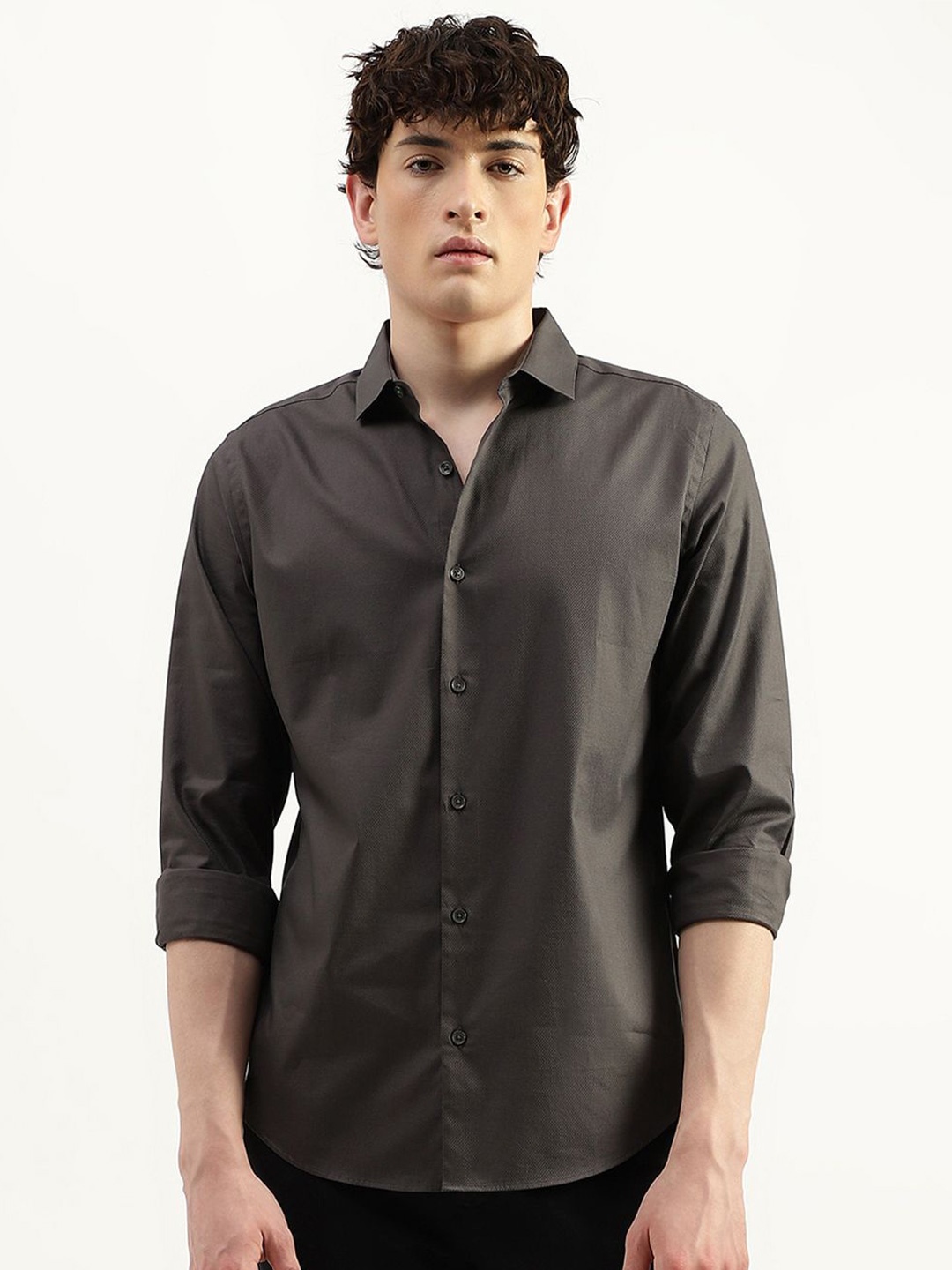 

United Colors of Benetton Men Classic Cutaway Collar Solid Cotton Slim Fit Casual Shirt, Grey