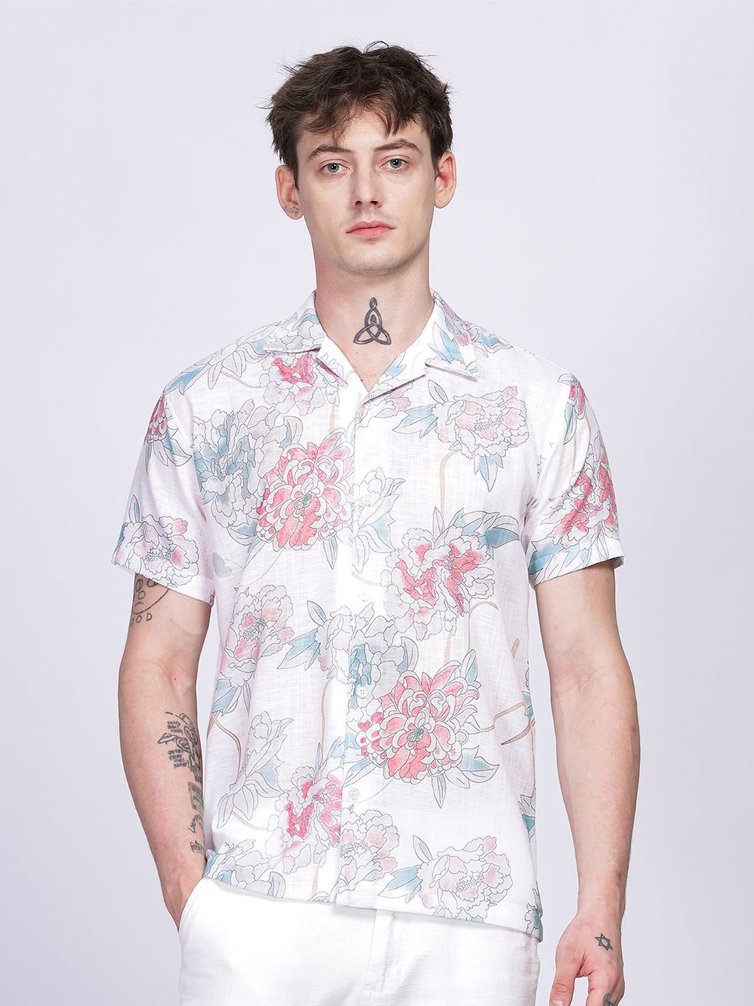 

Vestirio Men Relaxed Floral Printed Relaxed Fit Casual Shirt, White