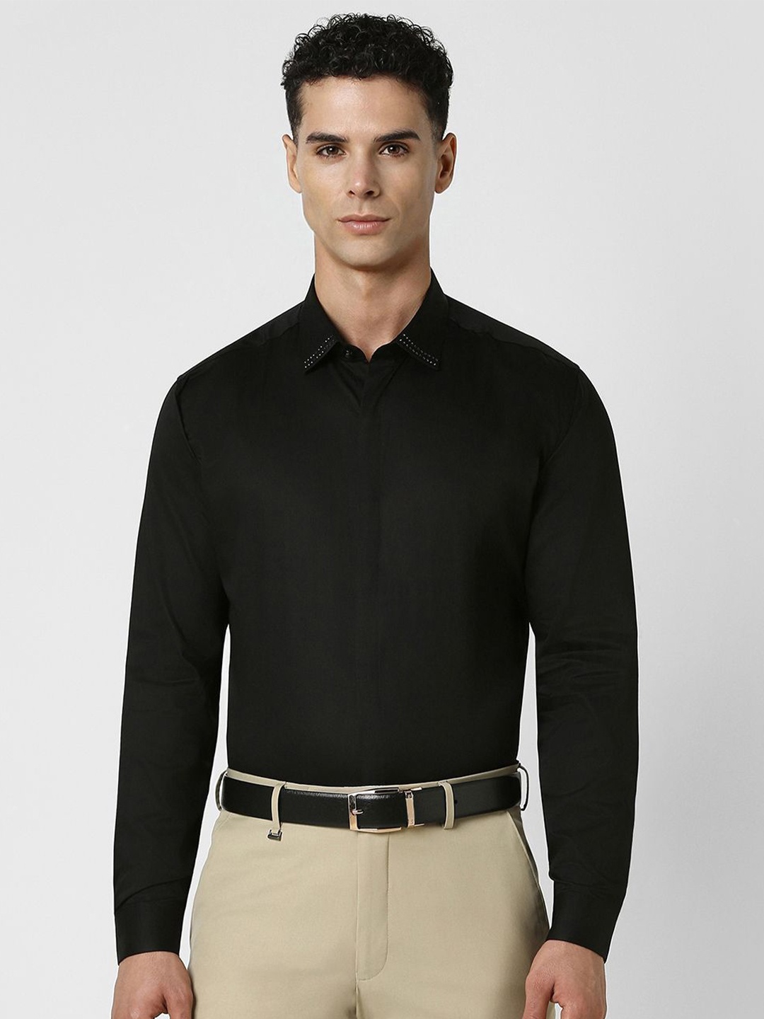 

V Dot Men Slim Fit Opaque Party Shirt, Black