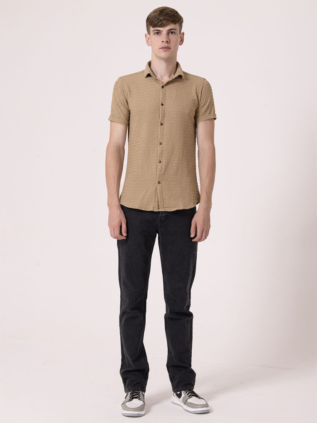 

Albion By CnM Men Spread Collar Textured Casual Shirt, Brown