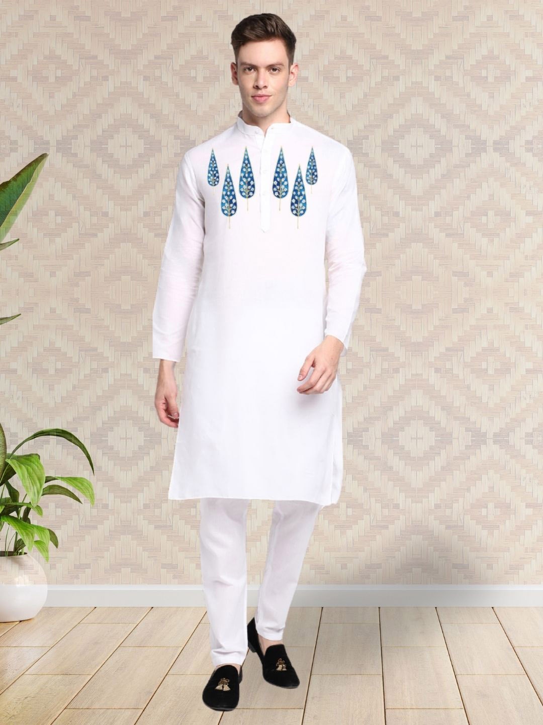 

DEVOILER Ethnic Motifs Yoke Design Mandarin Collar Straight Kurta, White