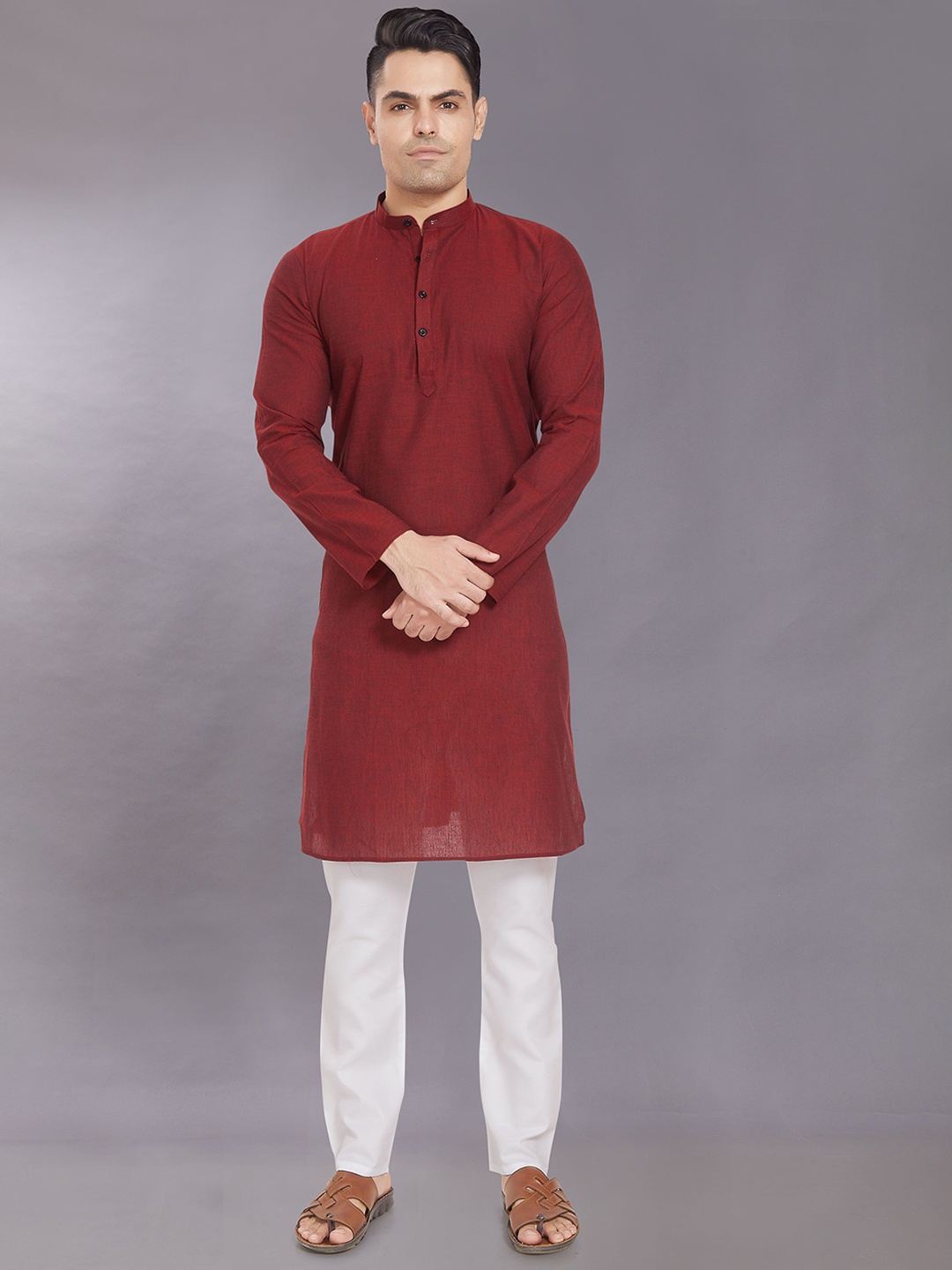 

DIVISIVE Mandarin Collar Regular Pure Cotton Kurta With Pyjama, Maroon